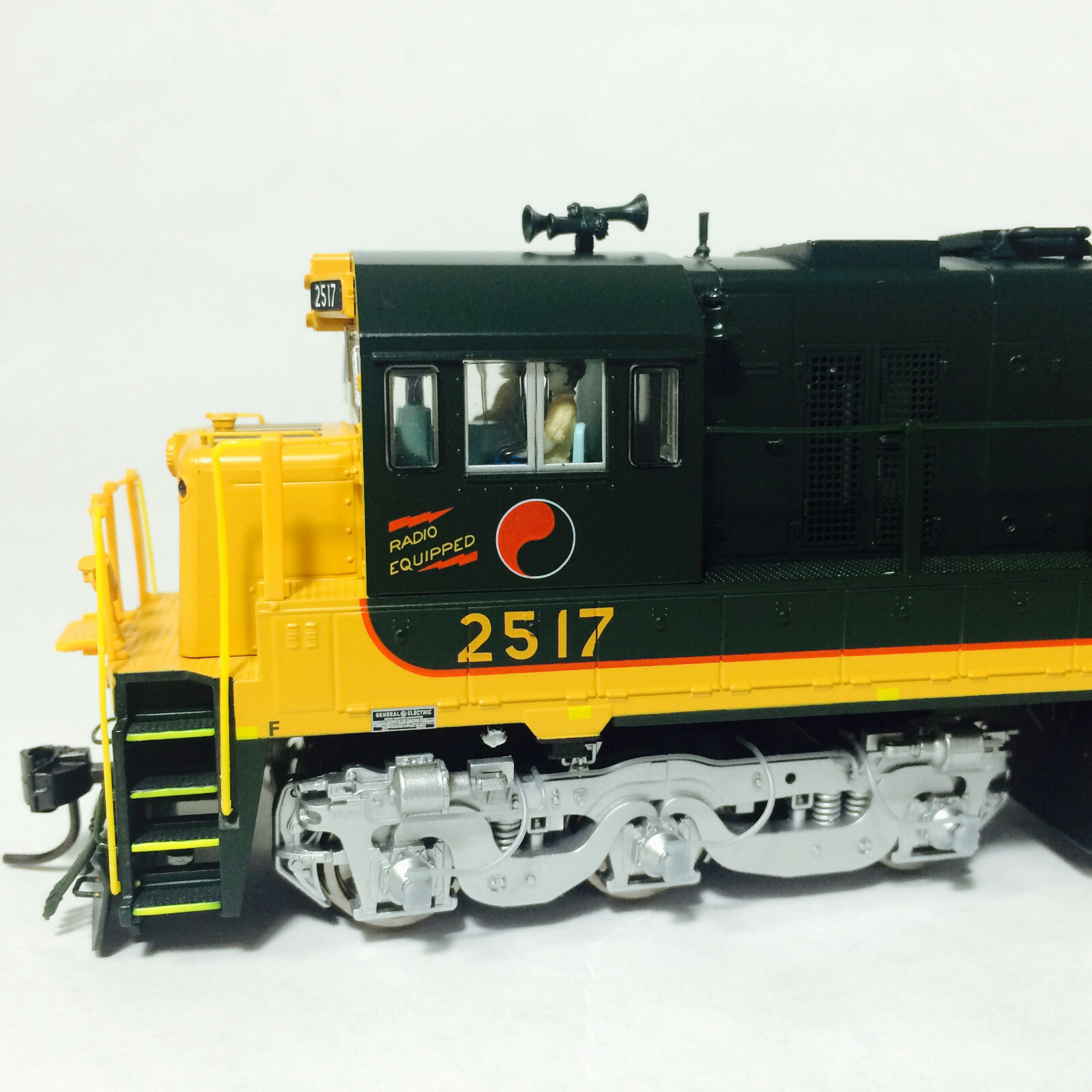 Korea Brass HO 1/87 Scale GE U25C U252011 Northern Pacific #2517 DC Model Train