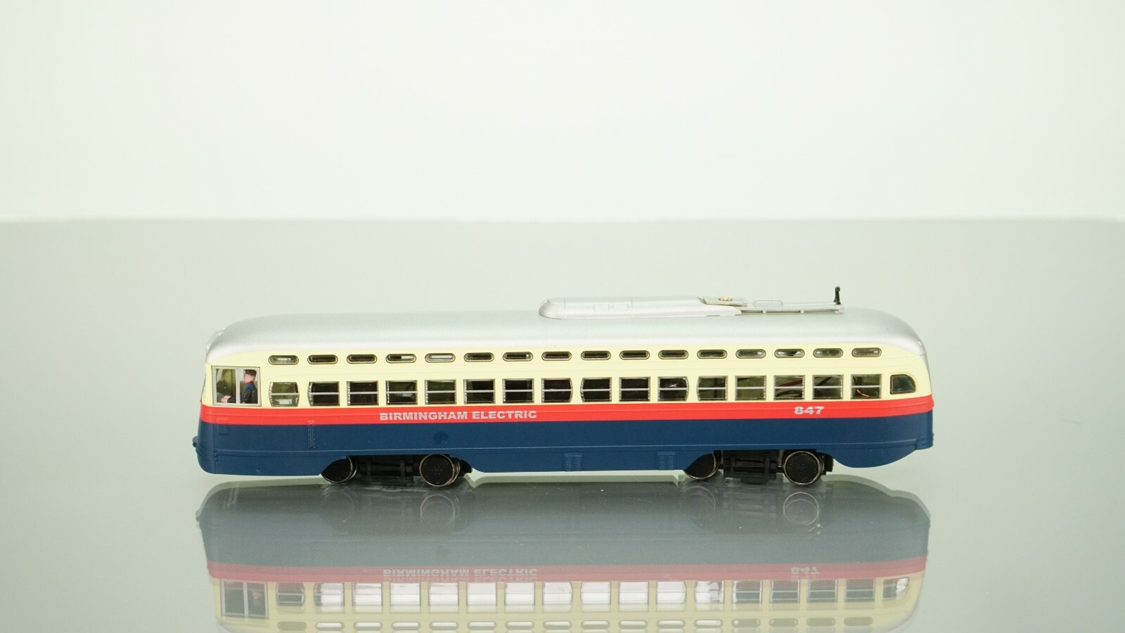 Bowser Post-War PCC Streetcar Birmingham Electric BEC DCC Ready HO scale