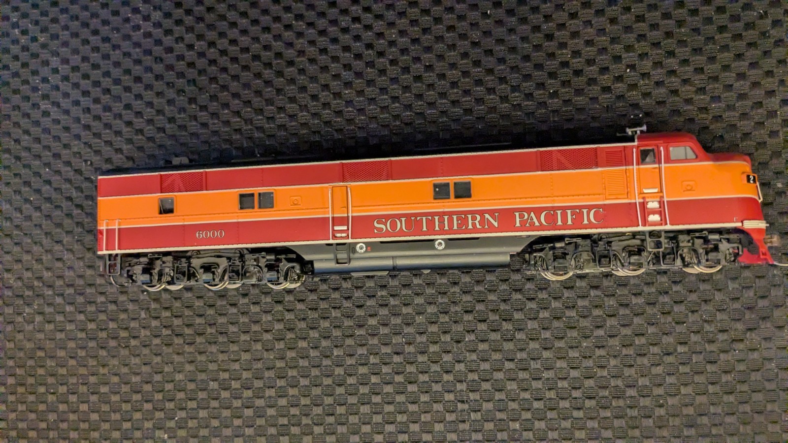 Proto 2000 HO EMD E7A diesel, SP #6000, Runs & pulls great. Nice.