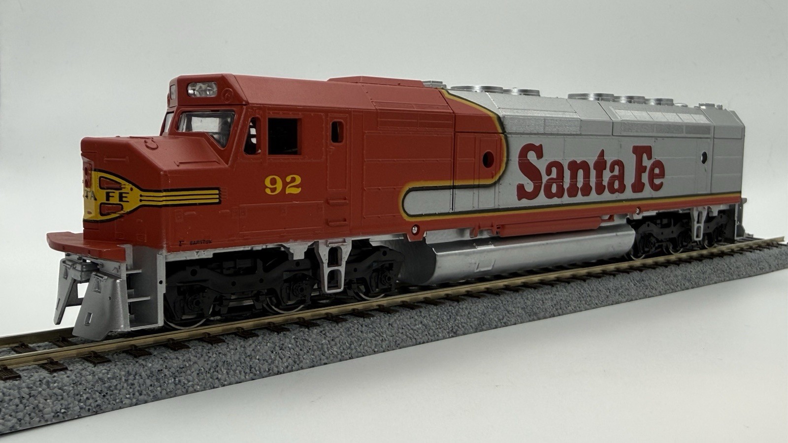 HO Athearn Santa Fe FP45 92 Powered Diesel Locomotive Blue Box Runs Well
