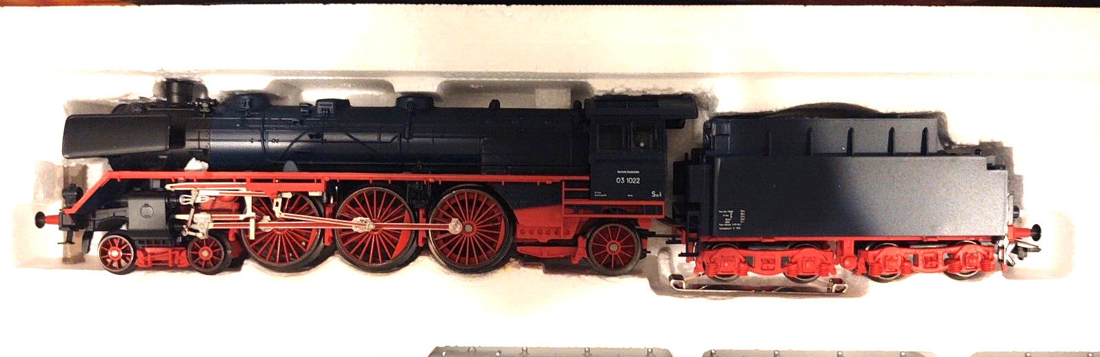 MARKLIN HO 29845 NEW 2 German Fed loco train sets BR-003 steam & BR-216 Digital
