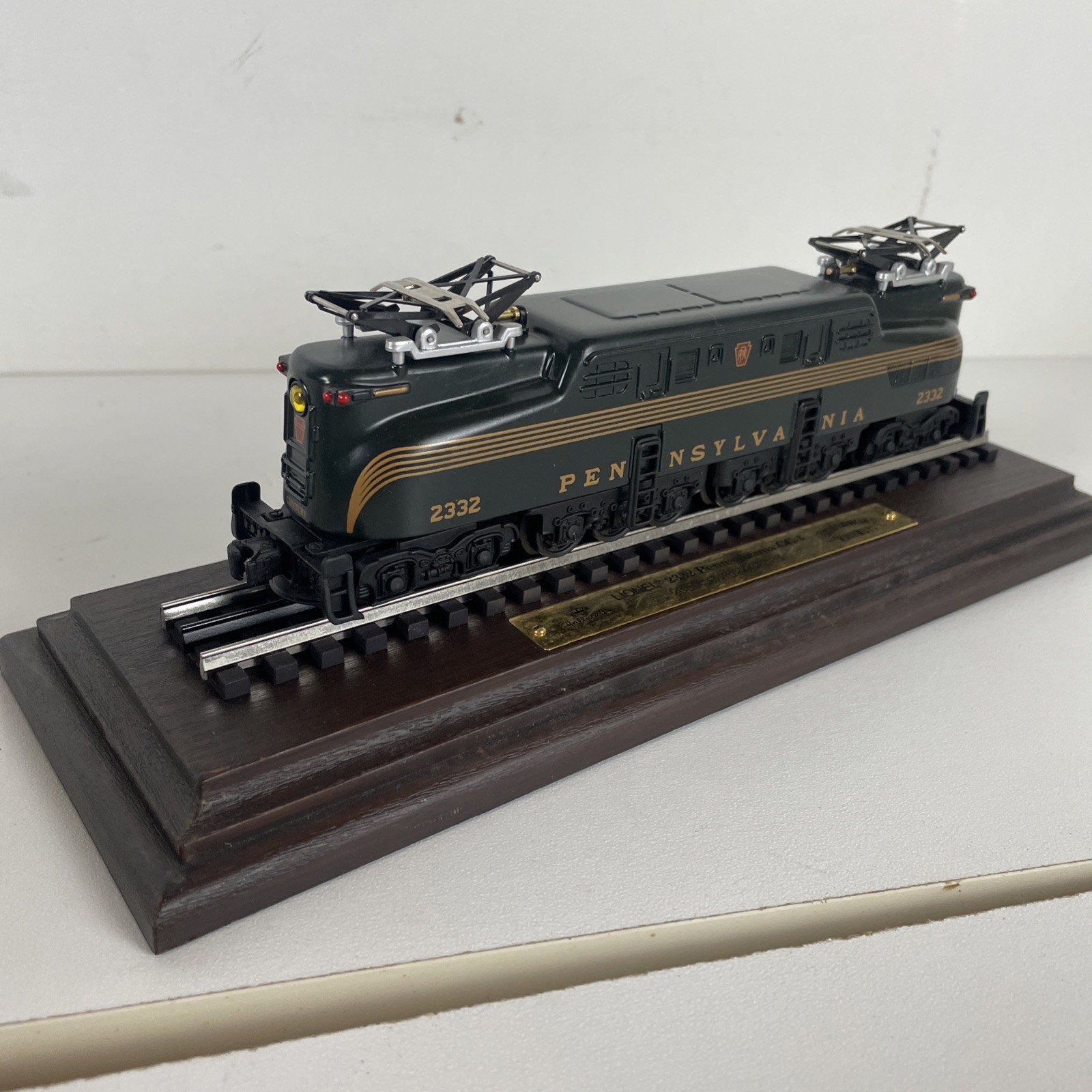 LIONEL Hallmark 2332 Pennsylvania GG-1 Electric Locomotive For Display In Case