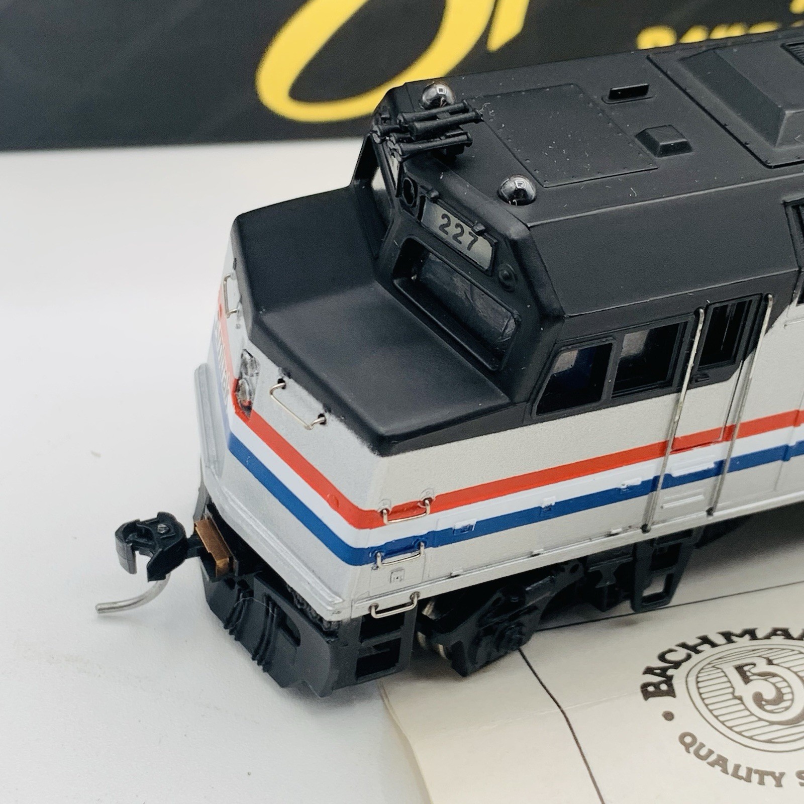 Spectrum 87013 HO Amtrak Phase III EMD F40PH Diesel Locomotive 231 LN/Box Runs
