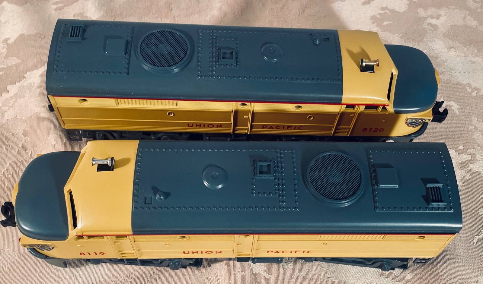 Lionel 6-18119 Union Pacific FA-2 AA Locomotives, 1994, New