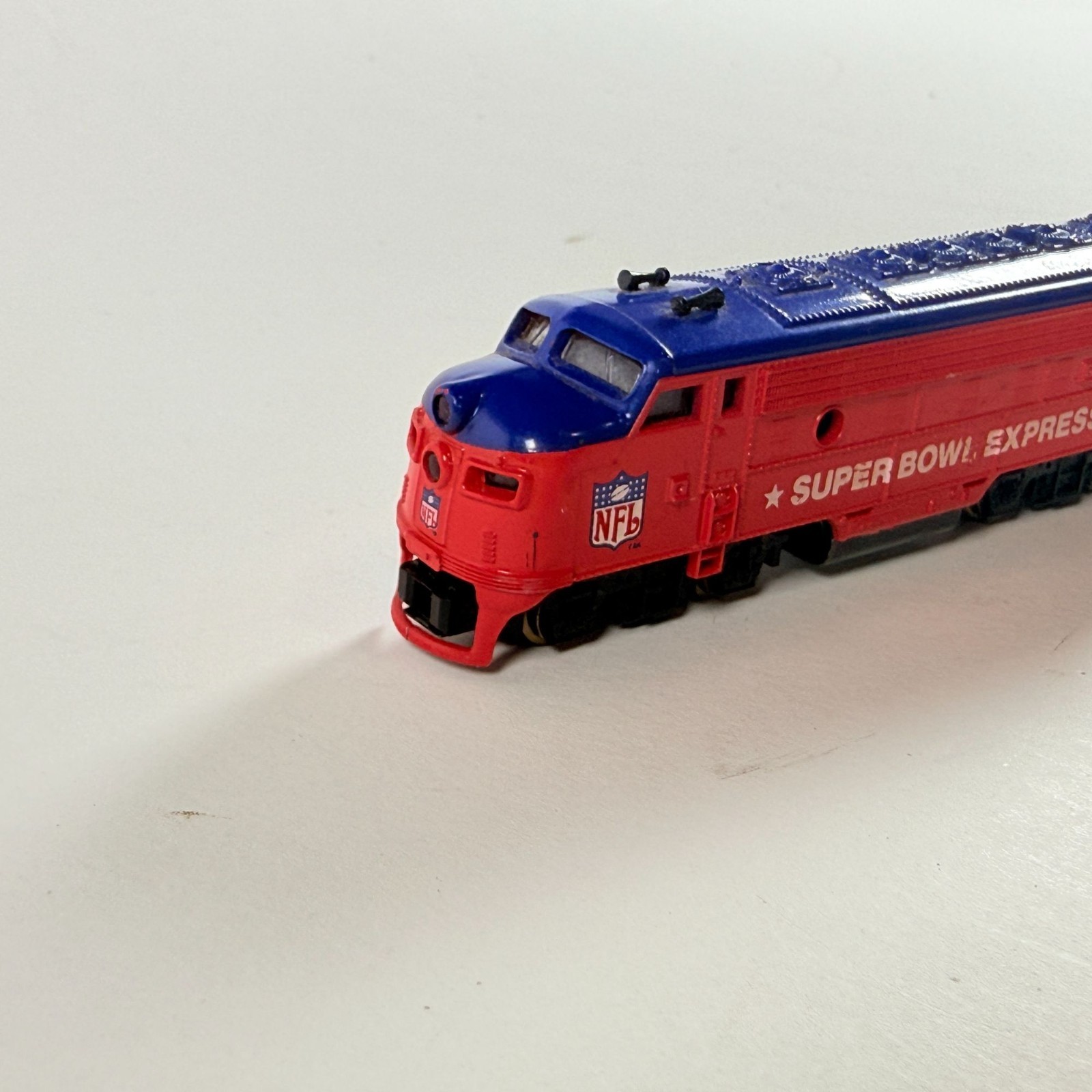 Vintage Life Like N Scale Super Bowl Express F7A Diesel Locomotive Runs Sluggish