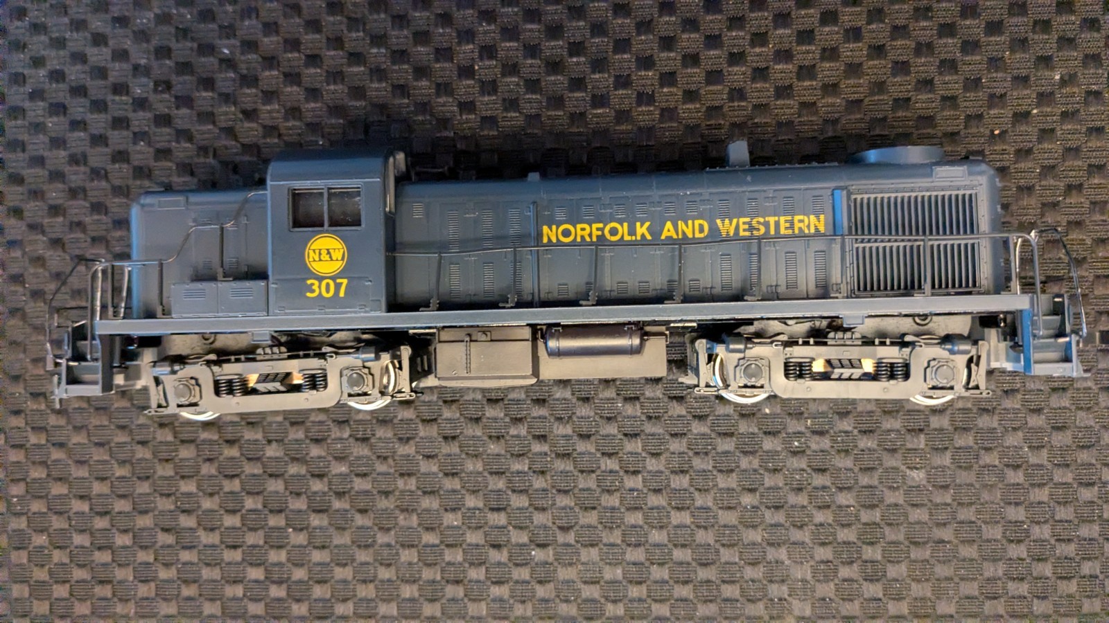 KATO HO Switcher Alco RS2 Norfolk And Western #307, Runs great! no box