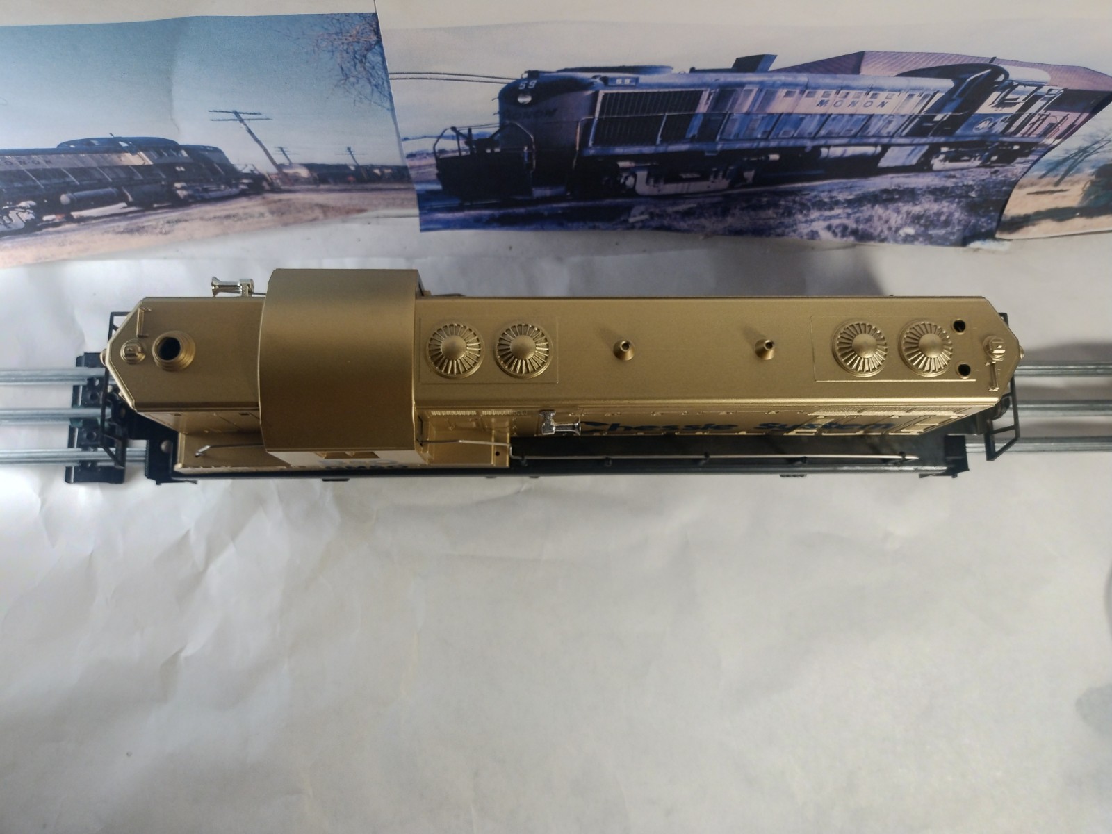 Lionel 6-8359 GM50 Chessie System B&O GP-7 Diesel Locomotive Gold With Box