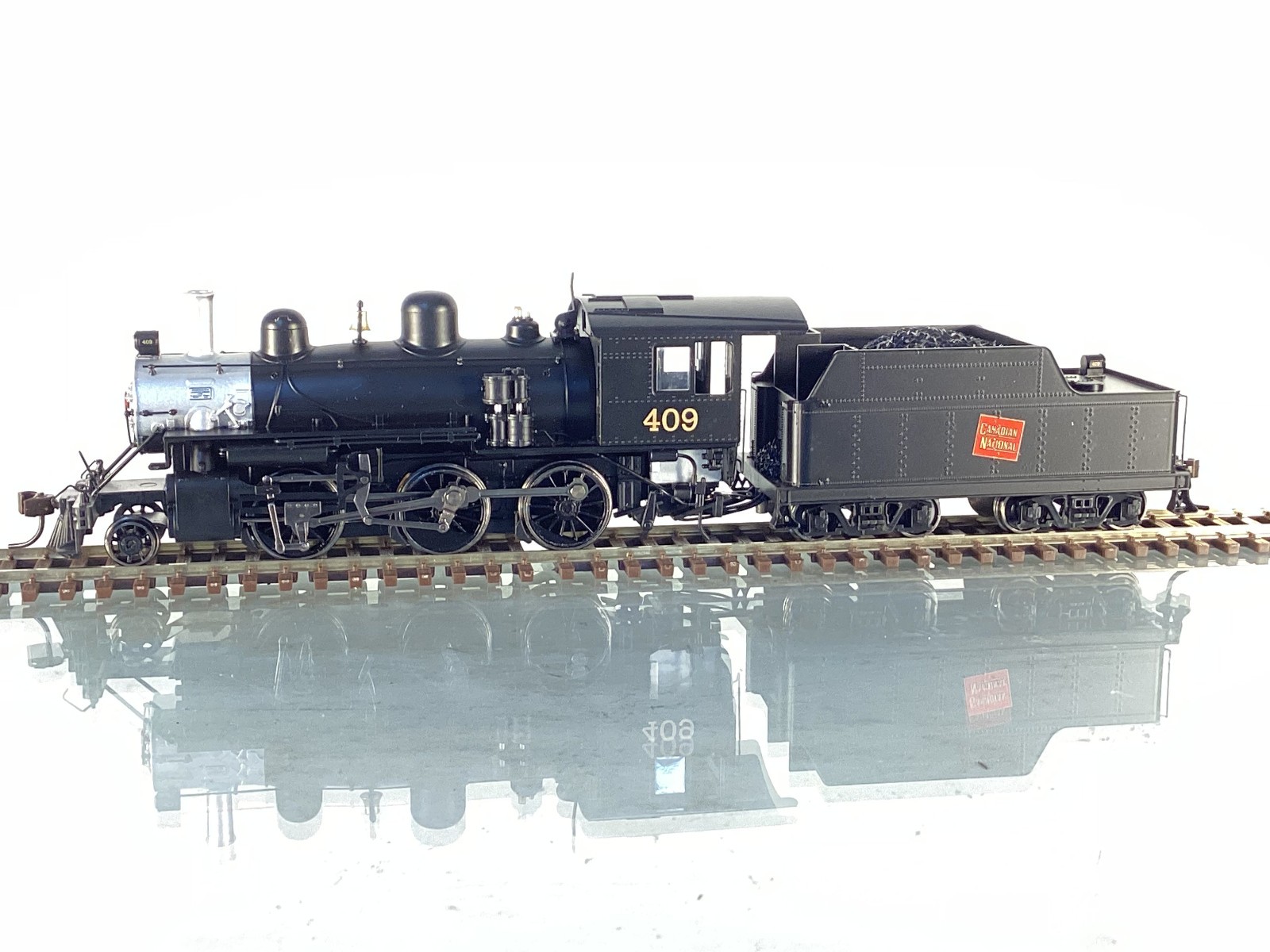 Bachmann 51814 HO 2-6-0 & Tender – Canadian National / CN #409 – DCC/Sound