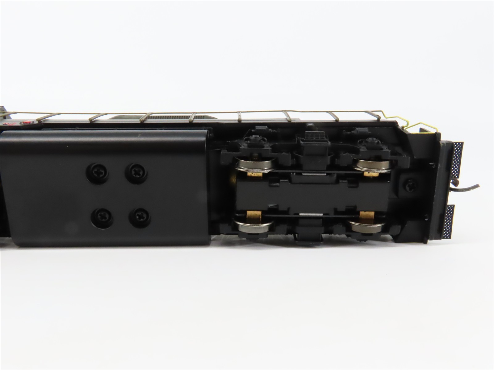 HO Scale Athearn 96064 SAL Seaboard Air Line EMD GP35 Diesel #535 – DCC Ready