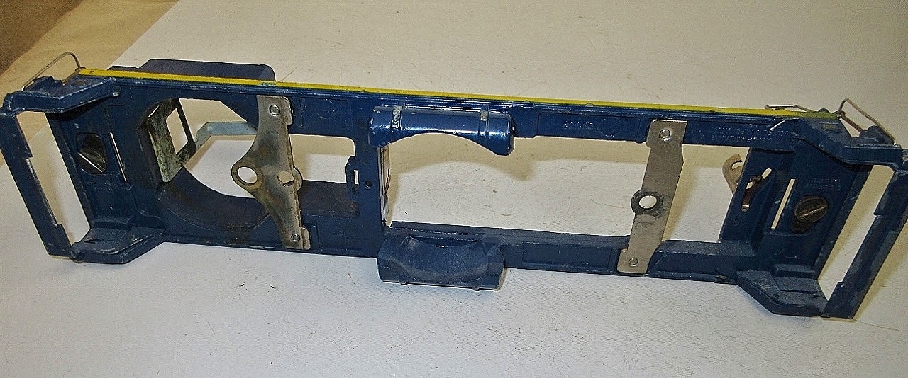 LIONEL #624 CHESAPEAKE & OHIO NW2 FRAME ,NICE ORIGINAL W/ALL TRIM PARTS