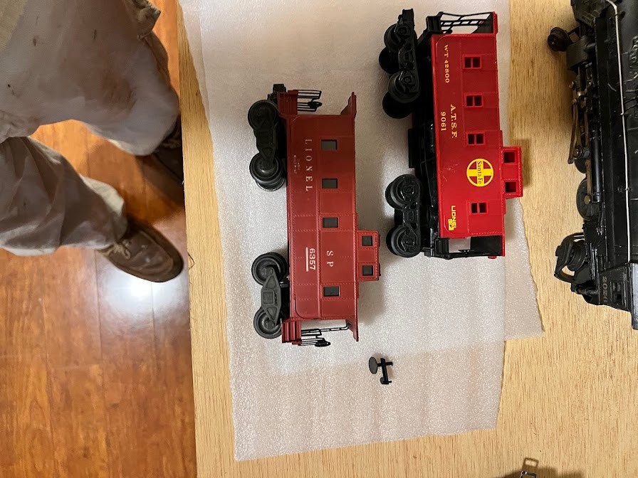 Lionel Train Set, Engine 2026, 027 Good condition