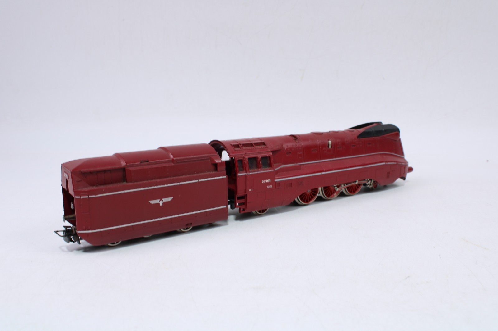 Märklin 3089 HO Scale BR 03.10 4-6-2 Streamlined Steam Locomotive DR #03 1055