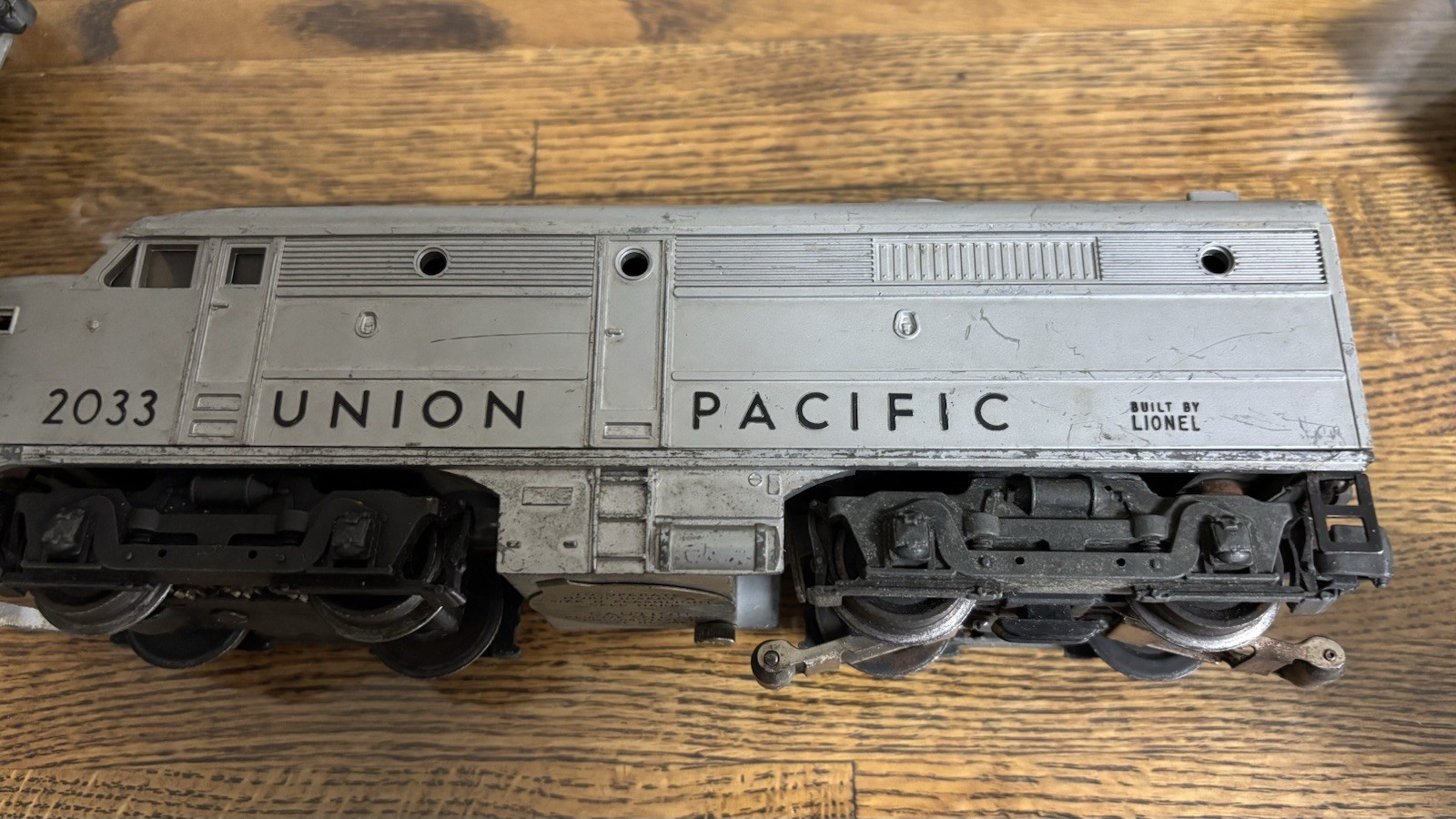 Lionel Union Pacific Alco AA Set # 2023 Silver Diesel Engine + Dummy.