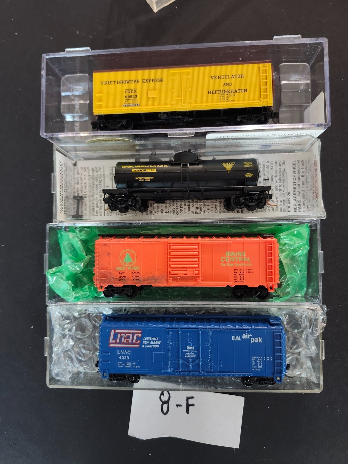 FREIGHT CARS LOT OF 8 N SCALE: SEE PHOTOS & DESCRIPTION