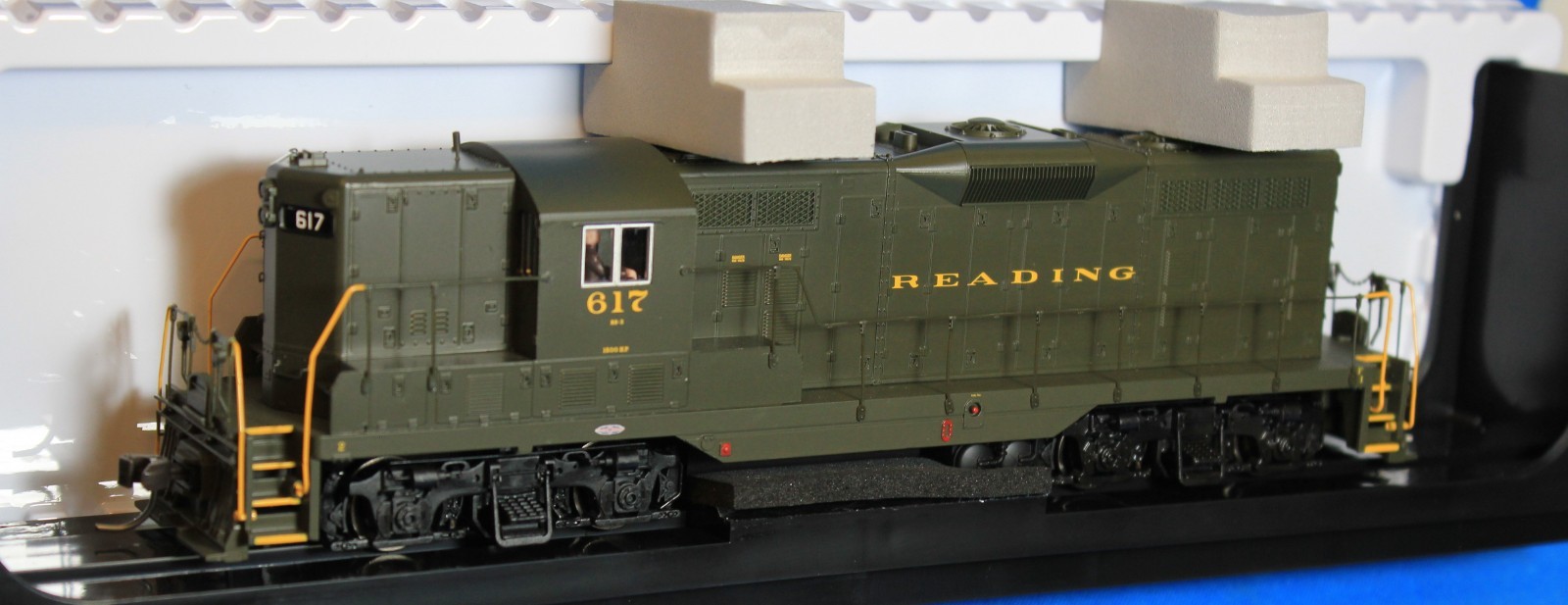 HO Scale – ATLAS CLASSIC SILVER 10 003 949 READING GP7 Decoder & Sound Ready