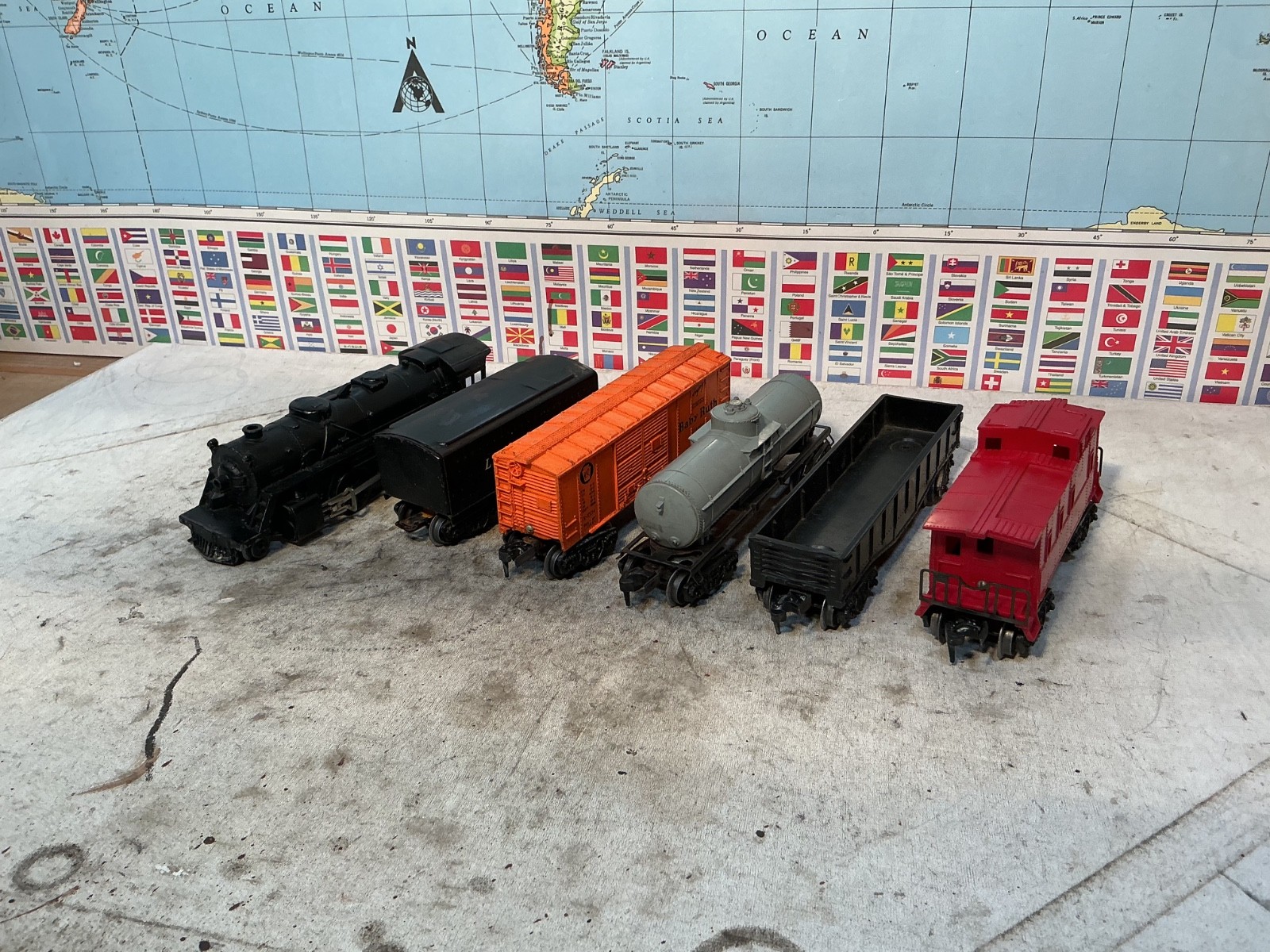 Lionel SETNo. 1117 / Steam Engine 1110 SET. 4 freight cars 027