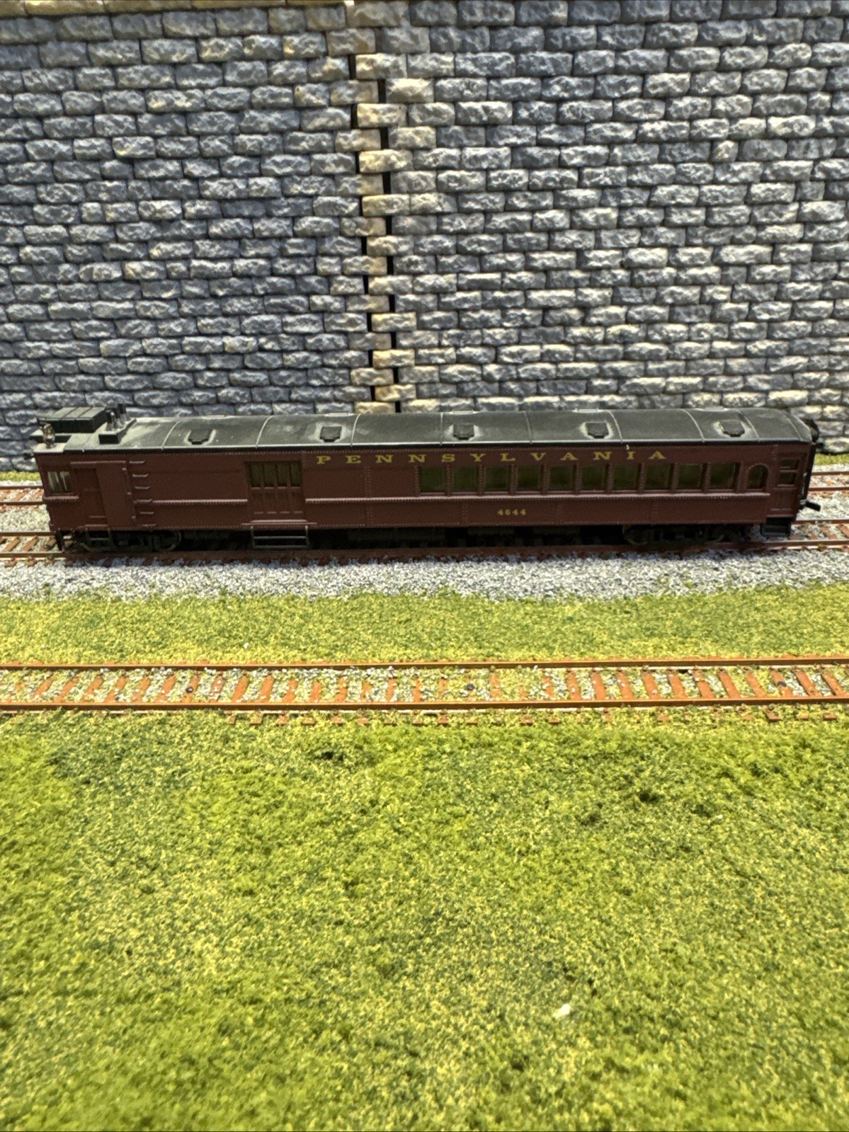 PENNSYLVANIA HO SCALE BACHMANN SPECTRUM OBSERVATION CAR / ENGINE TRAIN #4644