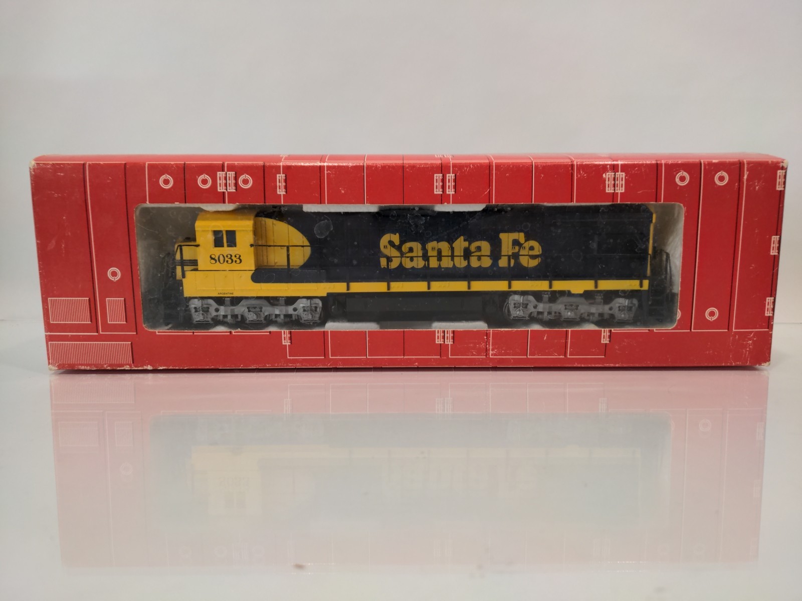 HO Atlas 8603 Santa Fe GE C30-7 ATSF 8033