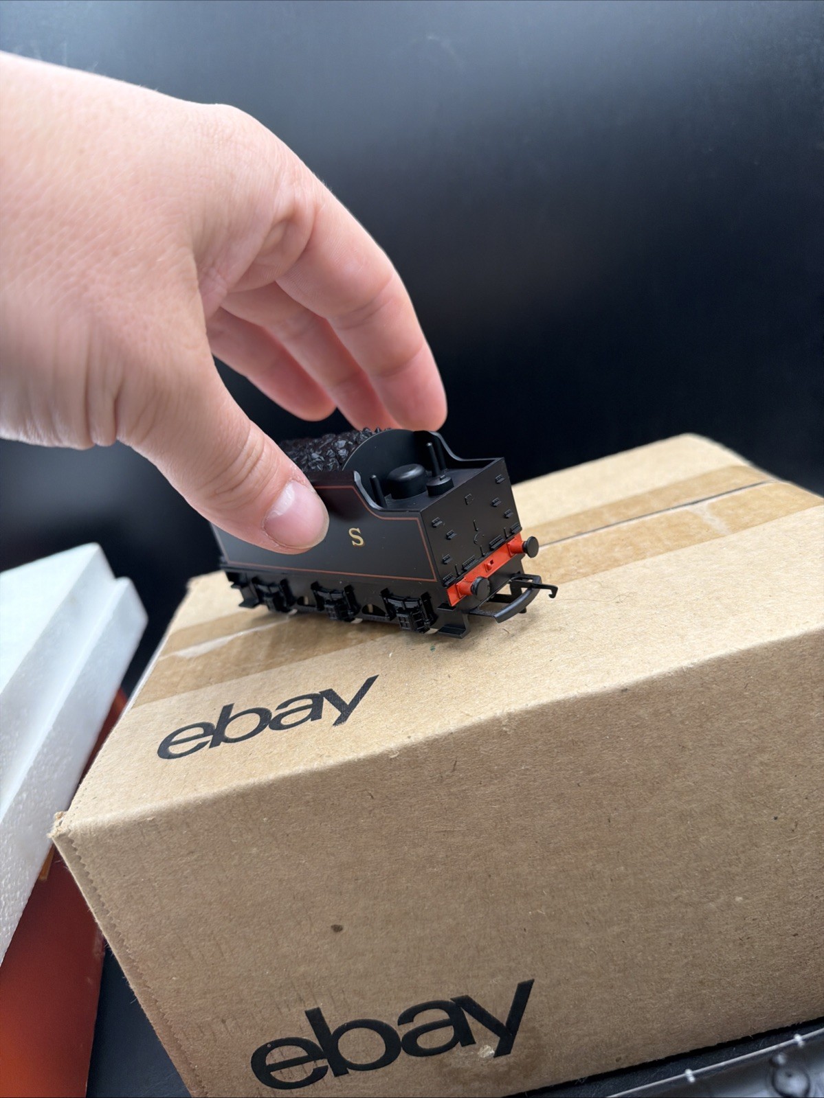 MIB Hornby OO Scale R.320 LMS Class 5 Locomotive Black Livery #5138
