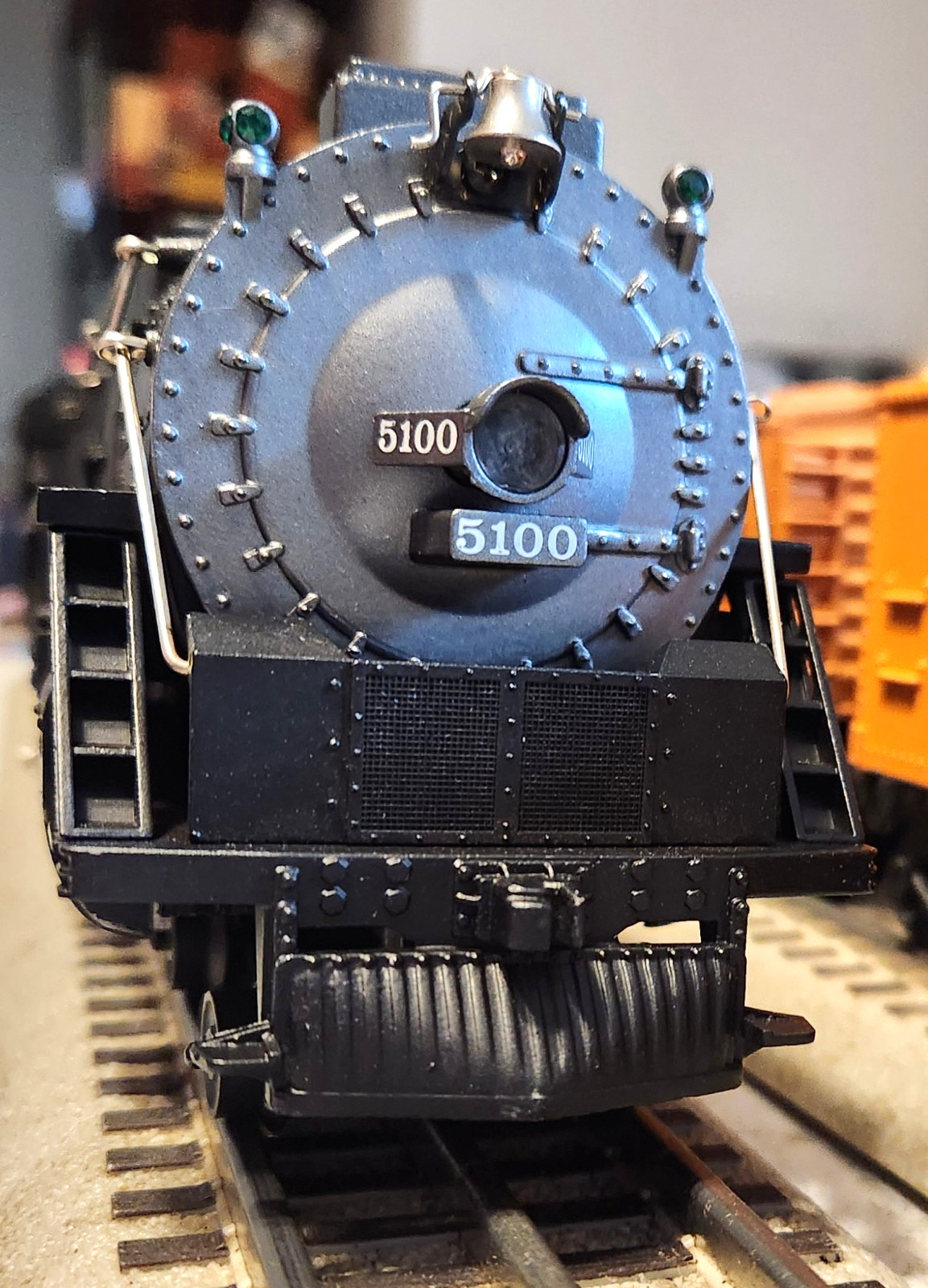 Lionel 6-18001 ROCK ISLAND LOCO IN LN CONDITION IN ORIGINAL BOX WITH PAPERWORK.