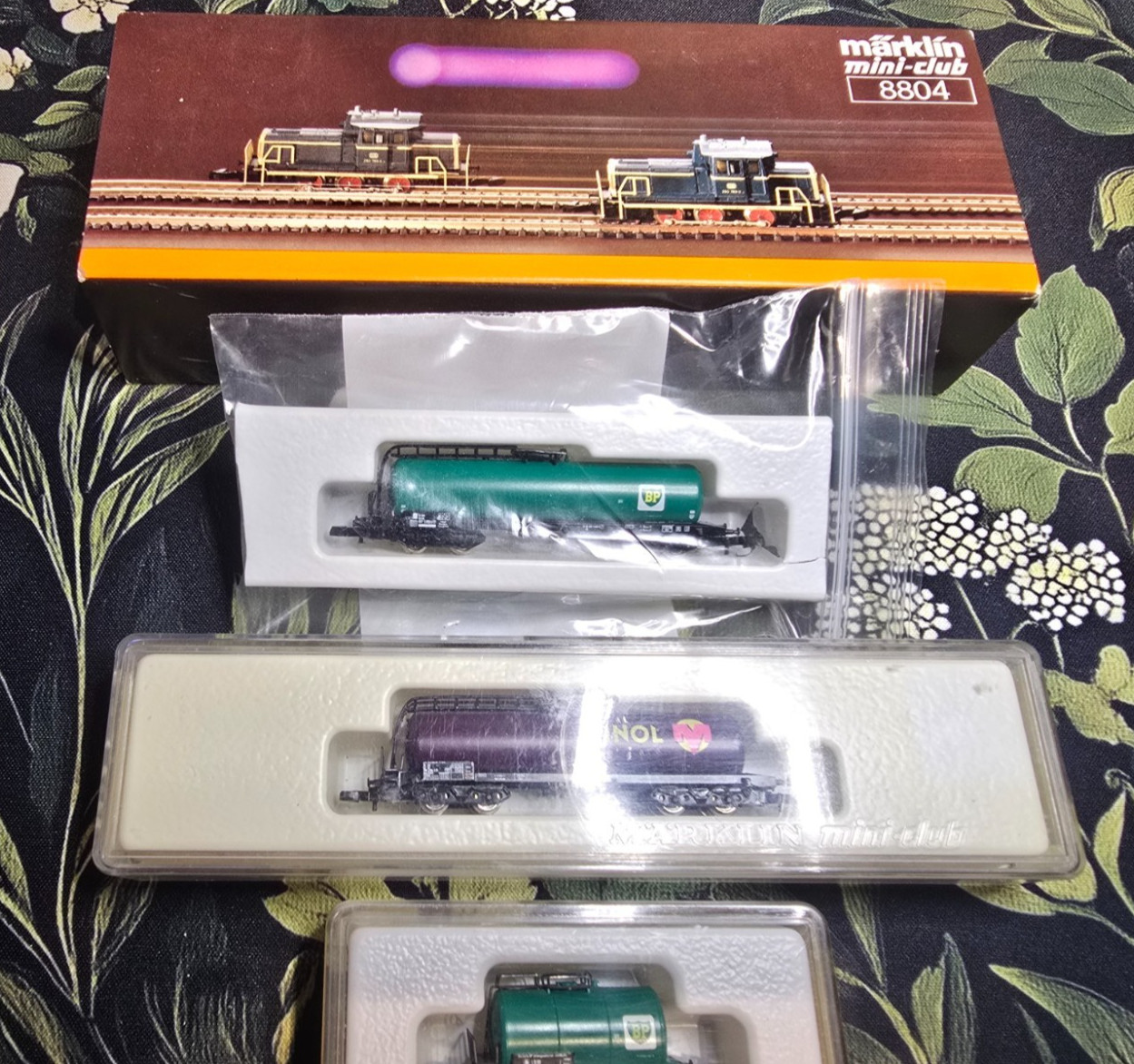 Z Scale Marklin Mini-Club # 8804 Diesel Switcher Locomotive Train Set, EX/Box