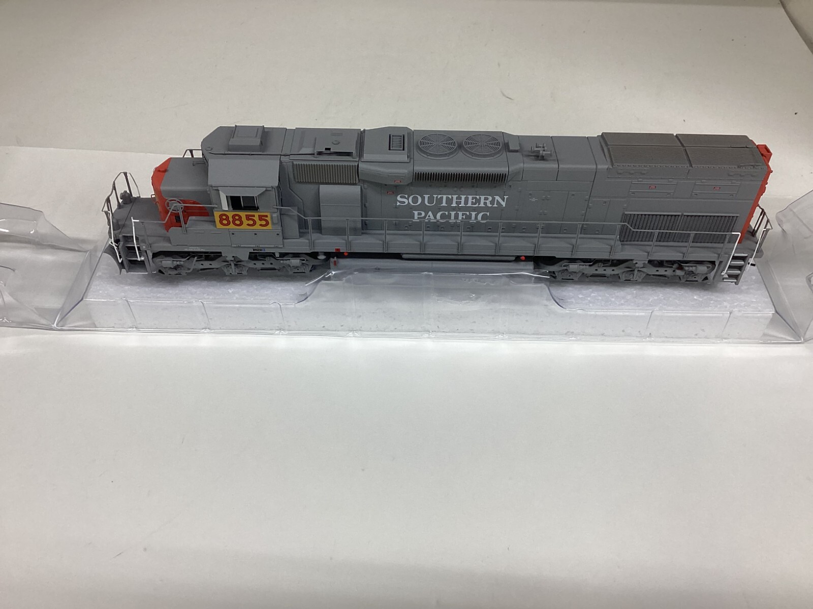 Athearn #71846 HO scale “UP (Ex SP)” SD40T-2 with DCC & SOUND Rd.8855