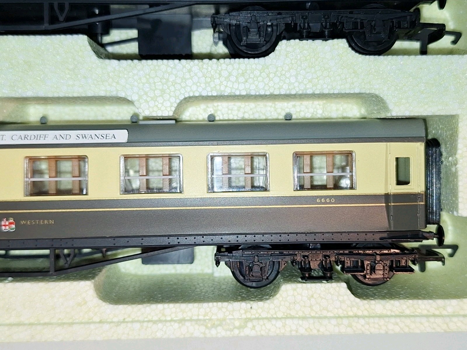 Hornby R2025 Great Western Exp Pass Train Pack. Mint, Unused. OO Scale. Boxed