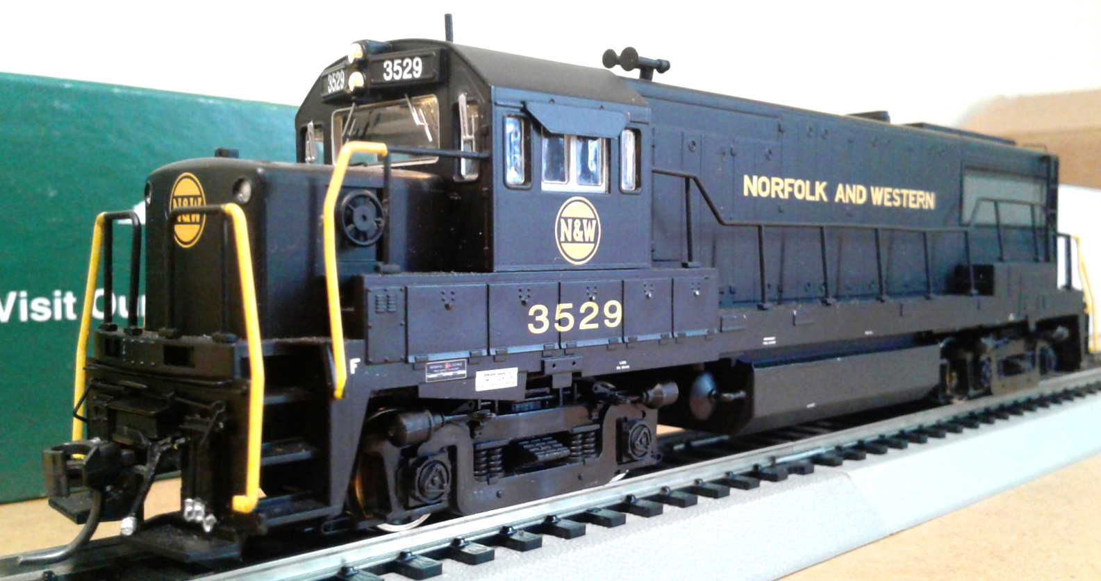 HO SCALE BOWSER GE U25B NORFOLK & WESTERN N&W #3529 DCC & SOUND