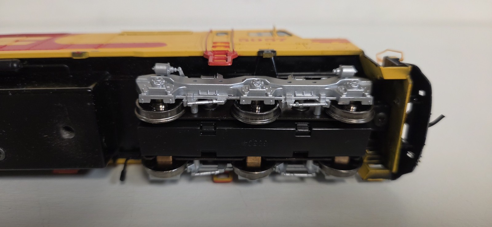 Athearn Genesis HO ATHG67658 F45 Santa Fe #5957 Kodachrome Tsunami Sound DCC/DC