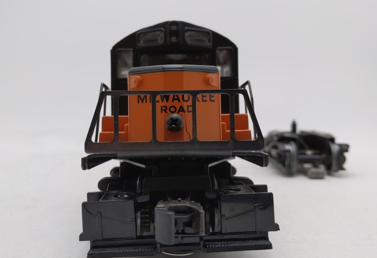 Lionel 6-8855 O Gauge Milwaukee Road SD-18 Powered Diesel Locomotive/Box