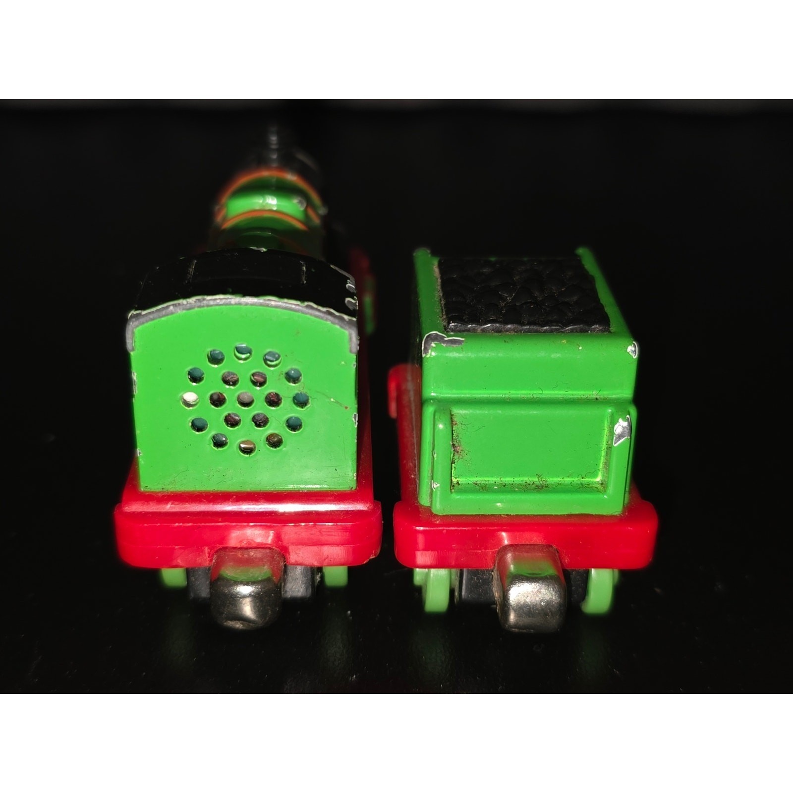 Thomas & Friends Take-Along Henry the Green Engine Die-Cast Train with Tender 3