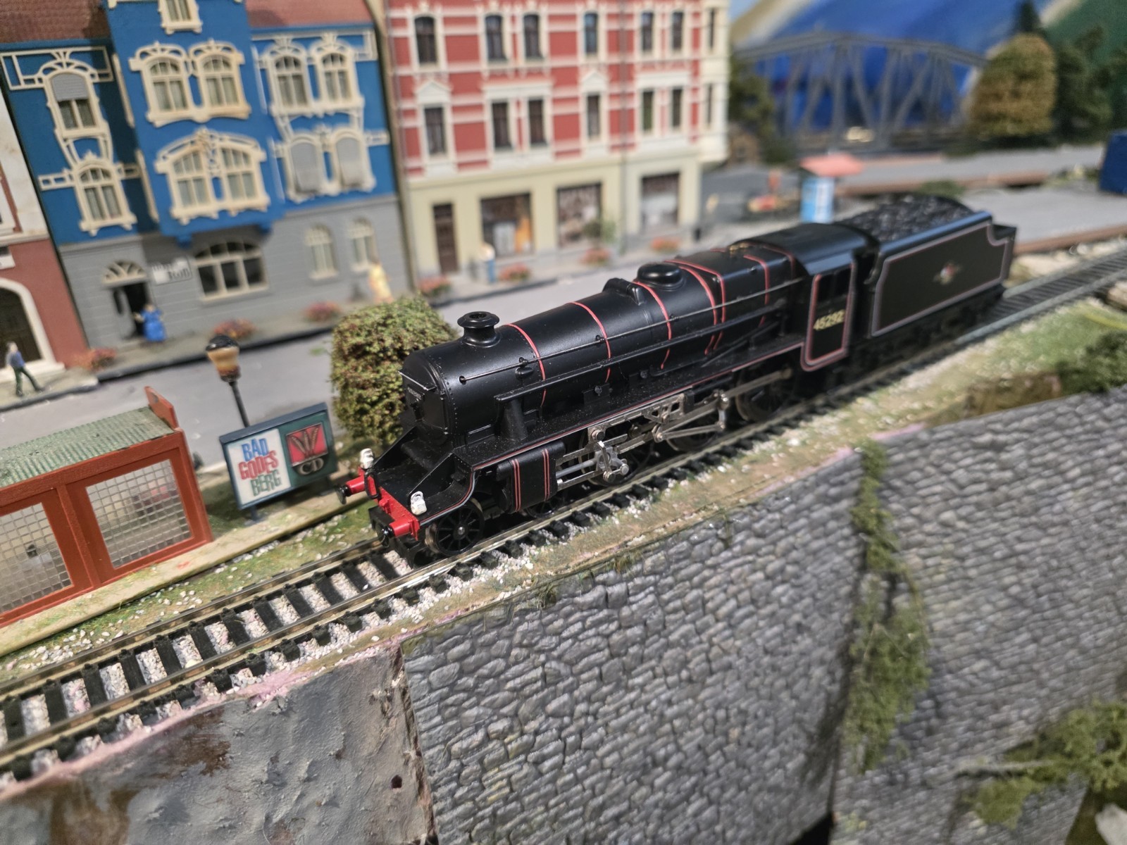 Hornby BR King Class Steam Locomotive R.292 OO Scale DC