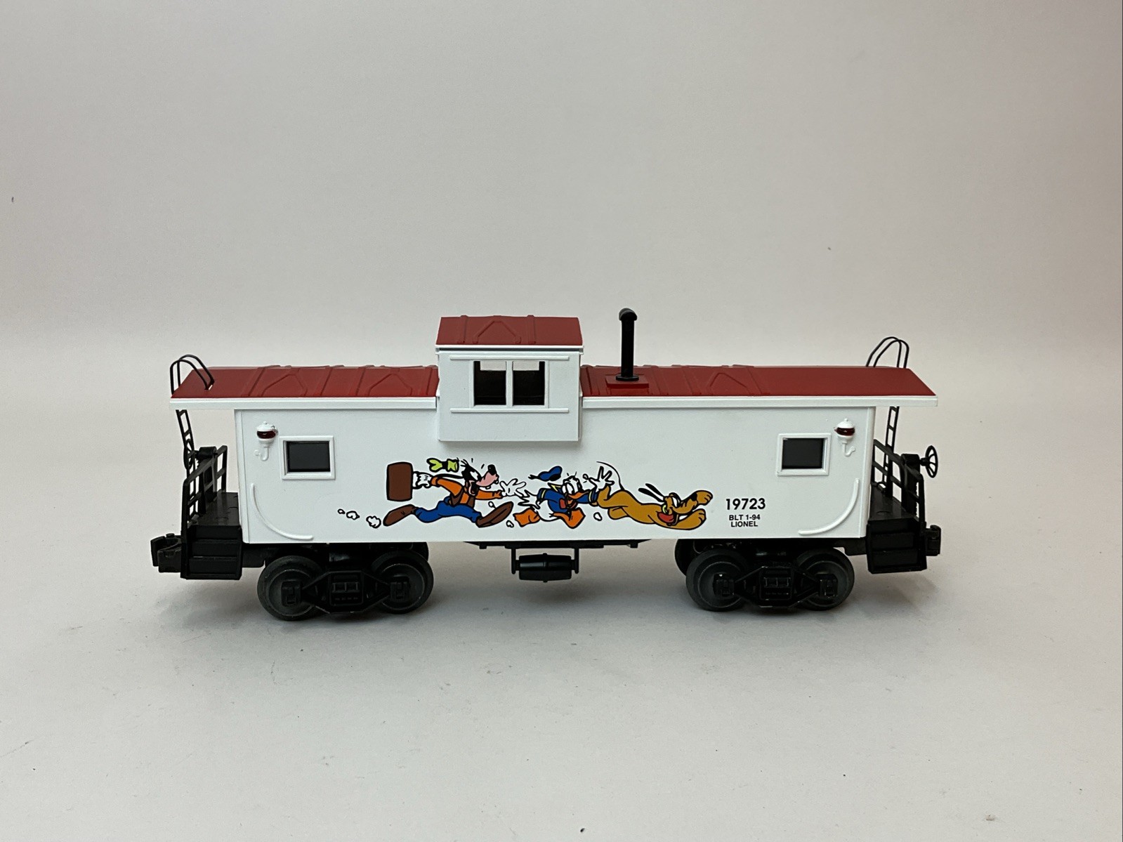 LIONEL 6-18311 DISNEY MICKEY MOUSE EP-5 ELECTRIC ENGINE, 5 BOXCARS & CABOOSE
