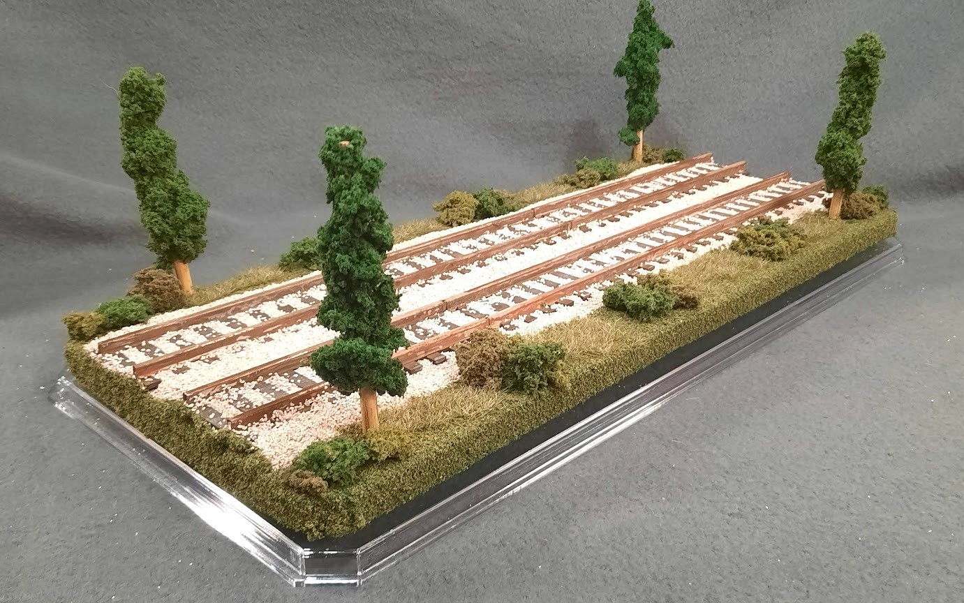 S SCALE 16″ DOUBLE TRACK DISPLAY CASE- “SUMMER SCENE”-FOR ANY S TRAINS
