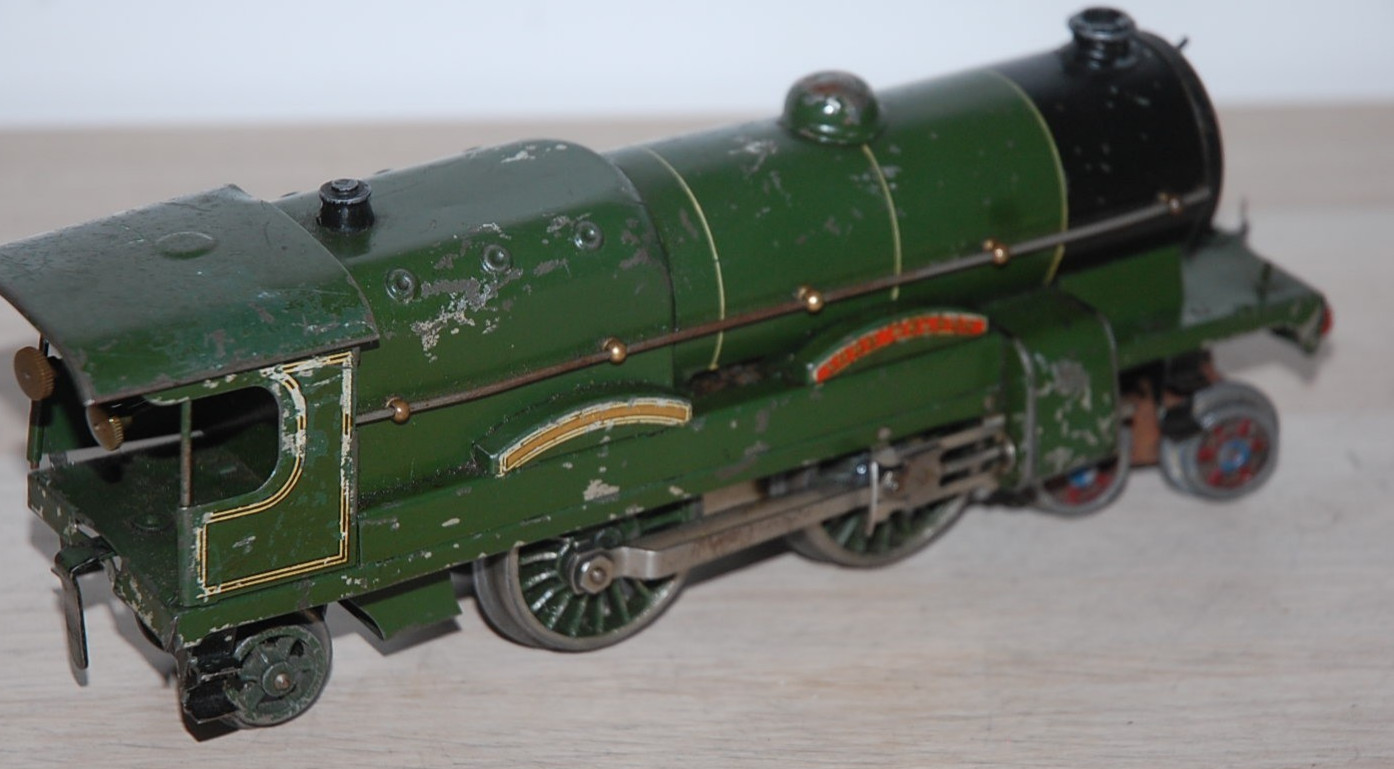 HORNBY O GAUGE CLOCKWORK 3C ‘FLYING SCOTSMAN’ LOCOMOTIVE IN GREEN LNER LIVERY