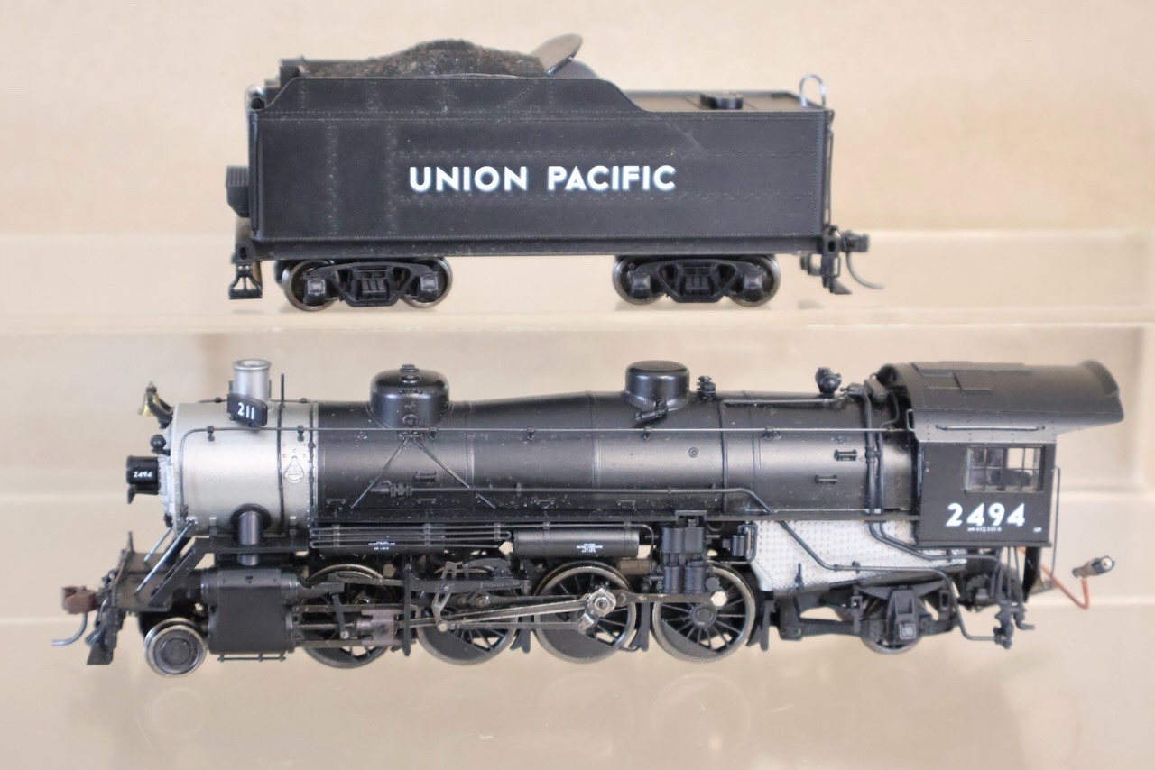 TRIX 22803 ANALOGUE NEW YORK CENTRAL NYC 2-8-0 USRA MIKADO LOCOMOTIVE 11890 on