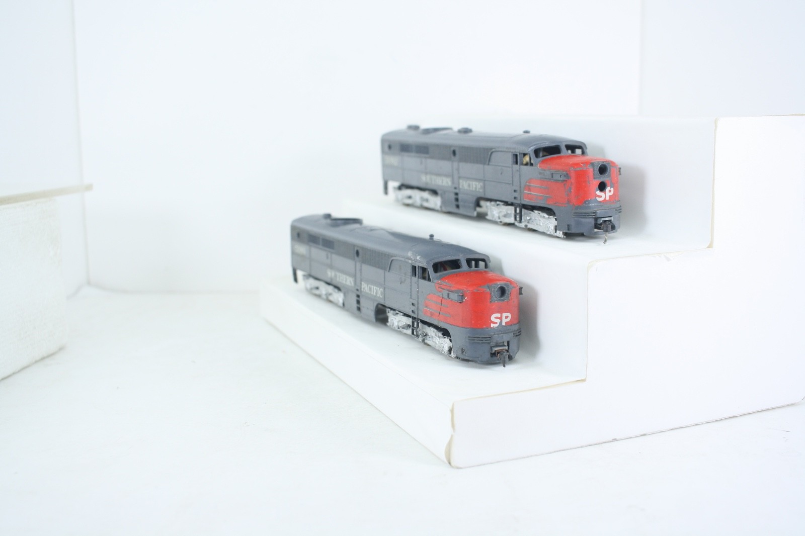 HO Scale Hobbytown of Boston PA A-A Southern Pacific Set 5082 5086