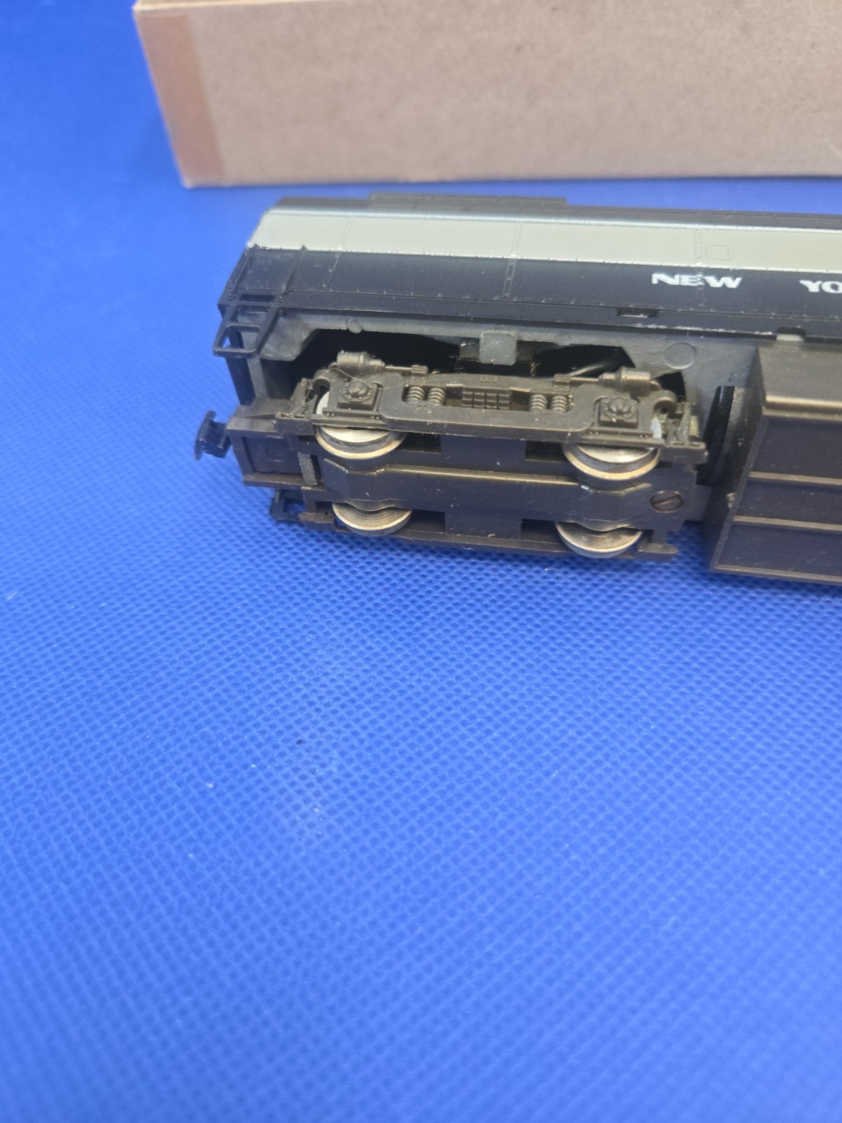 HO Scale Athearn New York F7B Diesel Locomotive Powered. Runs Good. Ho13
