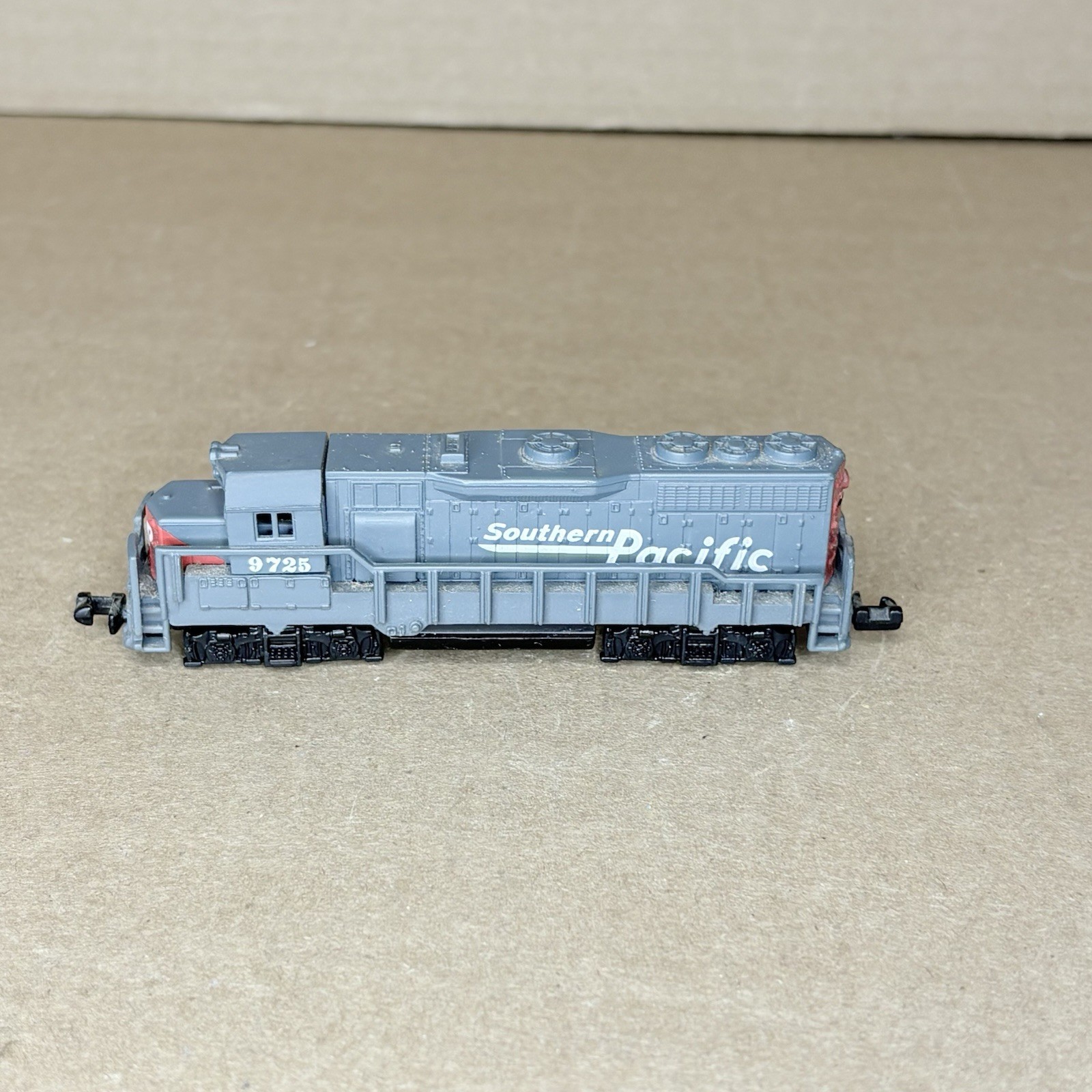 Southern Pacific High Speed N Scale Locomotive 9725 Model Train No 418 NO Box