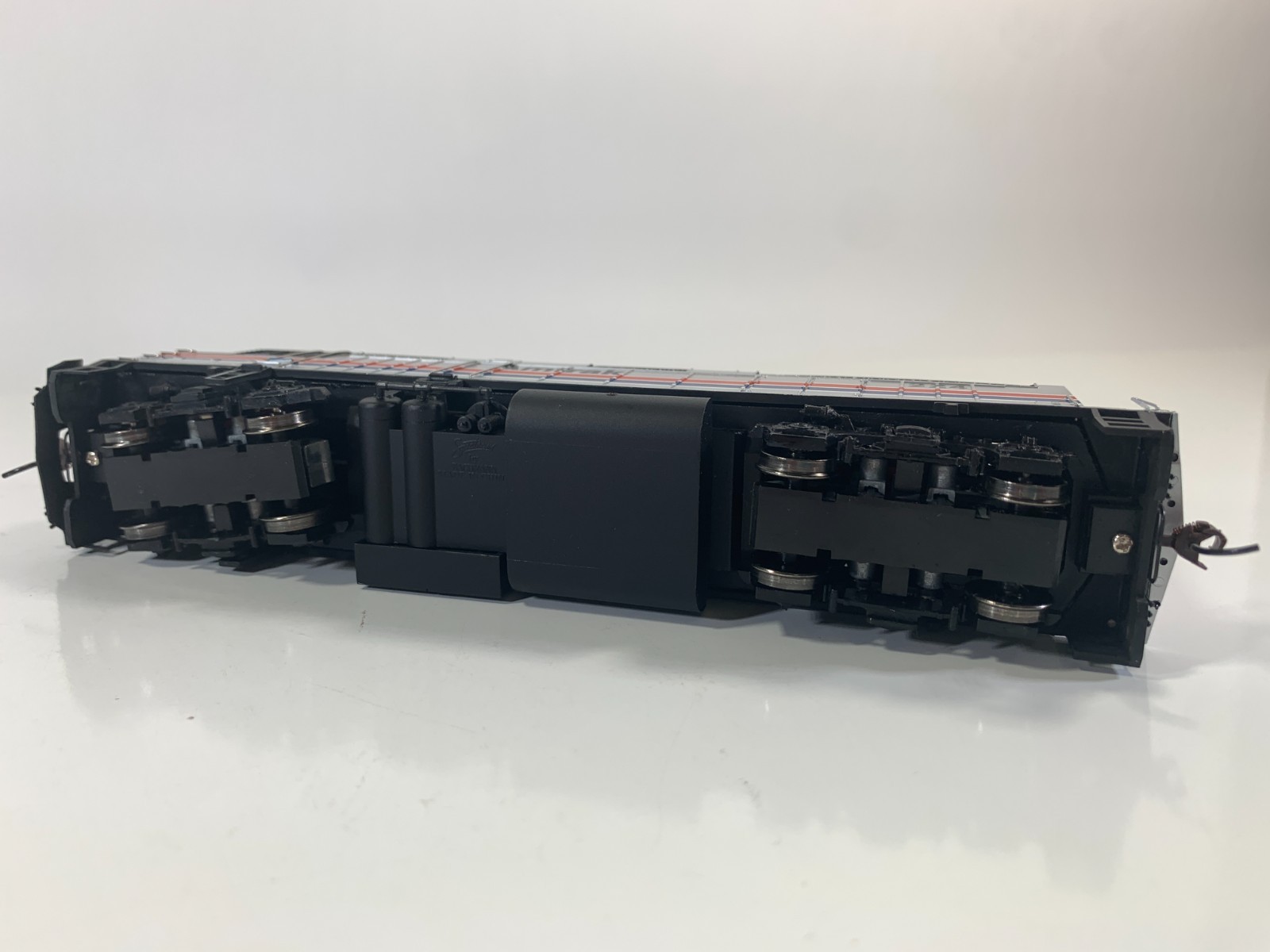 Bachmann Spectrum HO 87004 F40 PH Amtrak Phase 2 Diesel #224, DC only