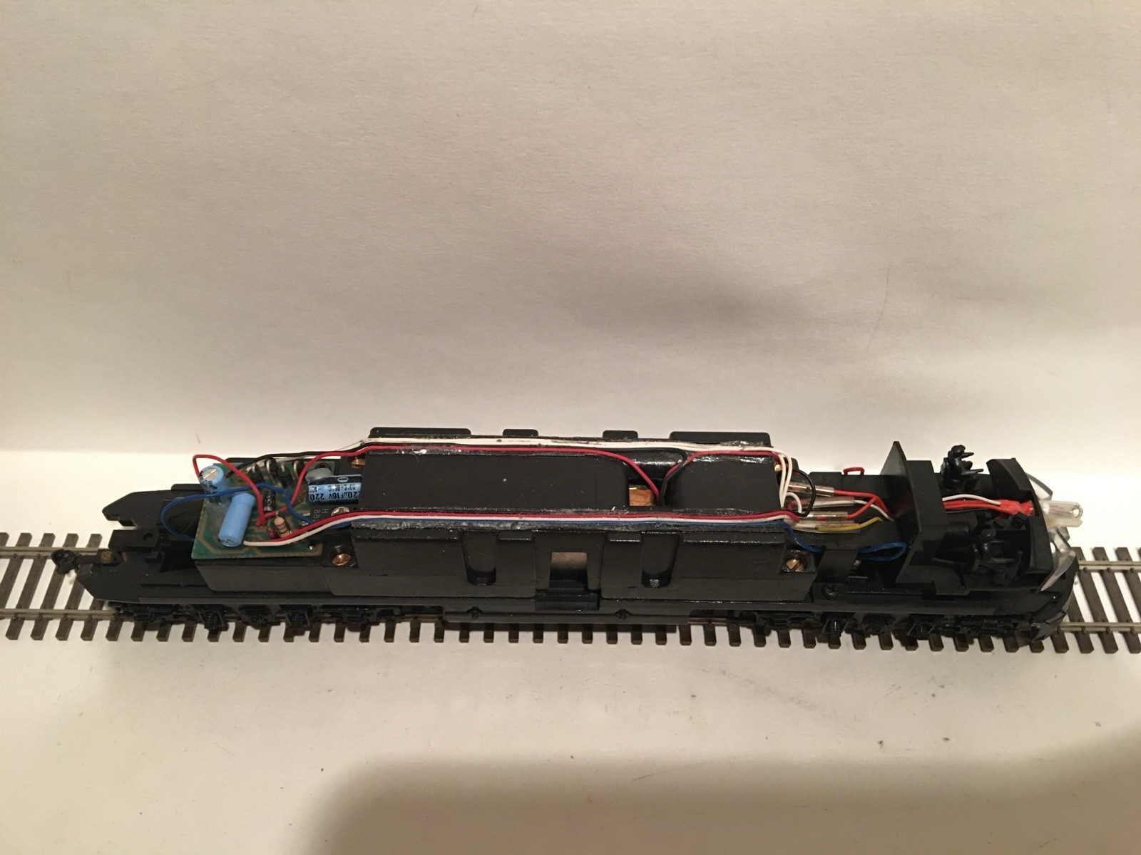 HO Proto 2000 Illinois Central E8/9 Powered Diesel Locomotive IC #4022