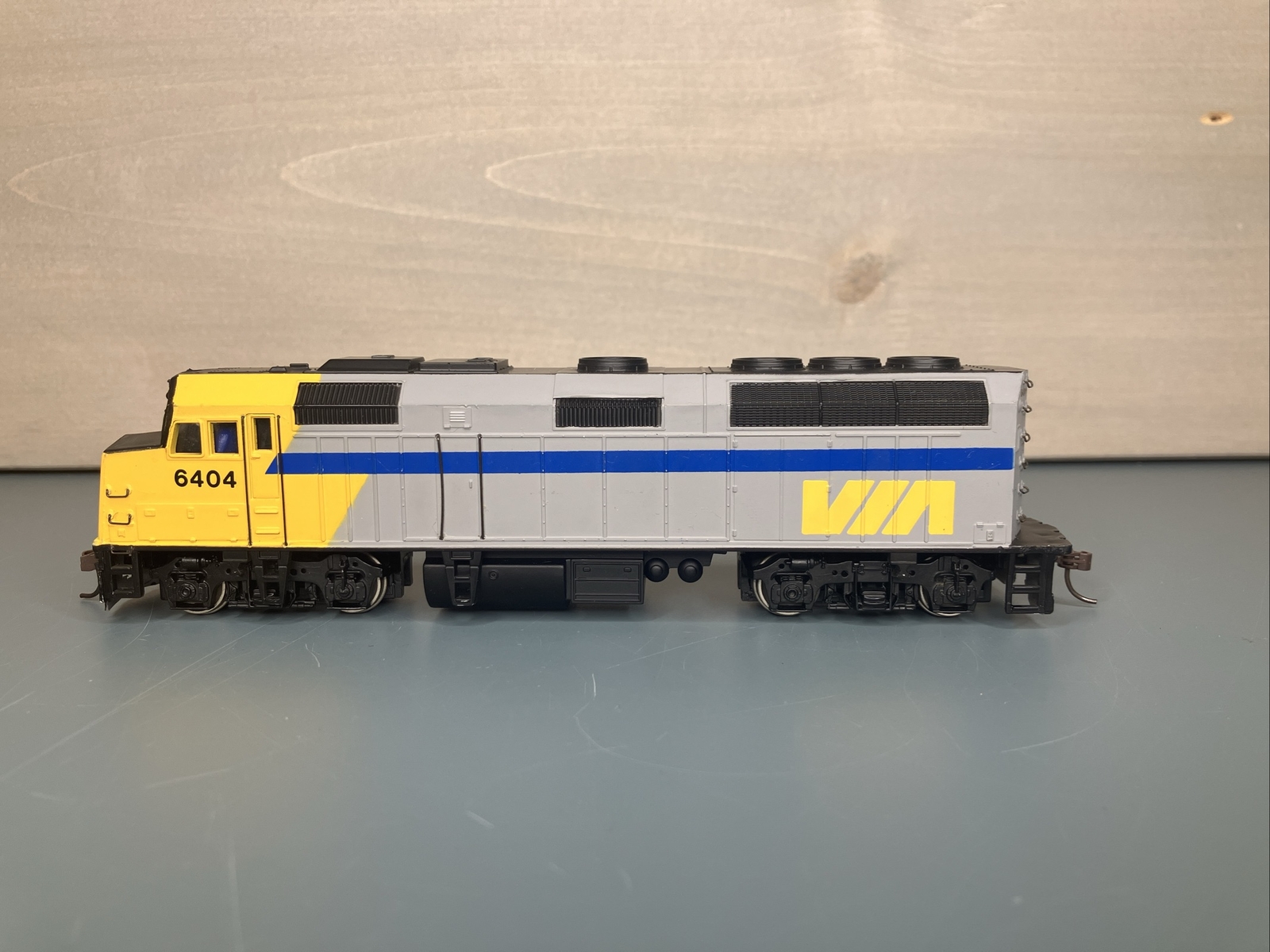 Bachmann Spectrum 87021 EMD F40H Diesel VIA 6404