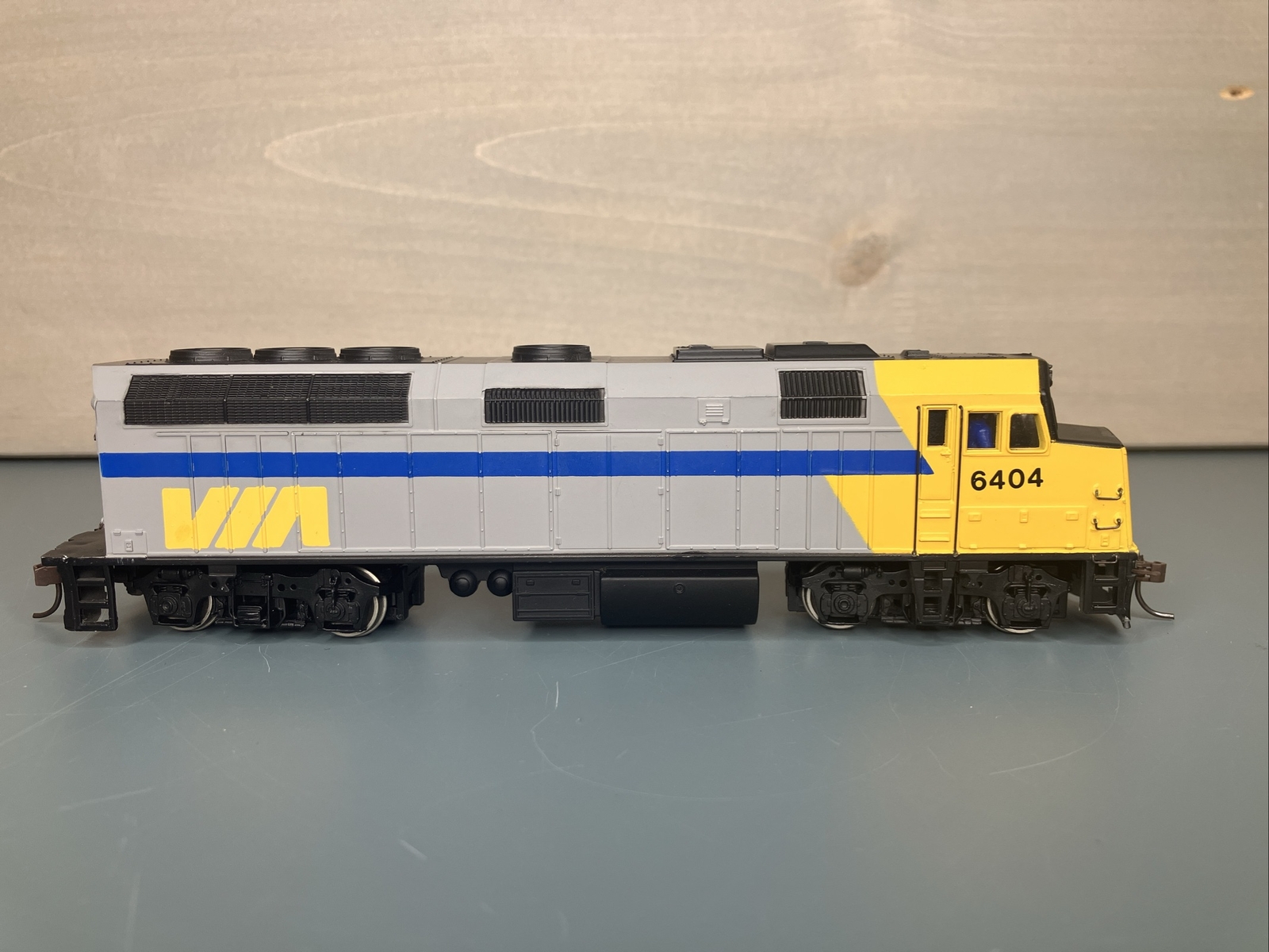 Bachmann Spectrum 87021 EMD F40H Diesel VIA 6404