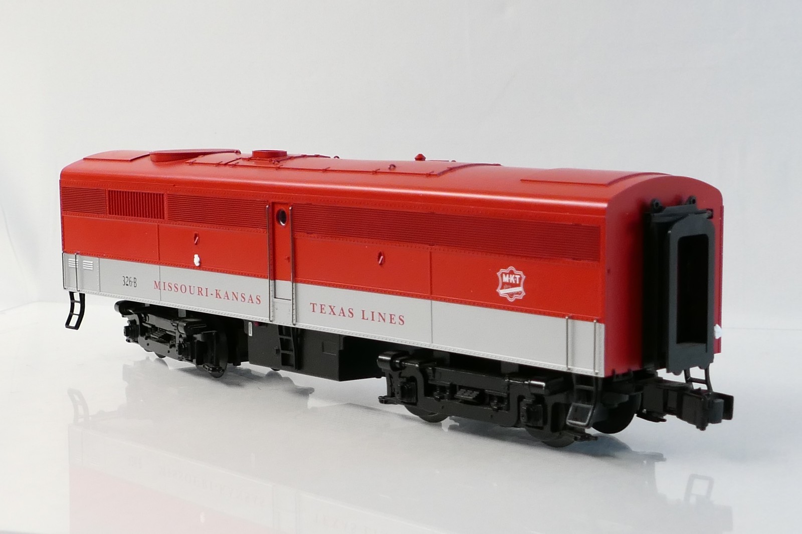Lionel 38182 O MKT Scale FA (Non powered) FB Locomotive Set MKT