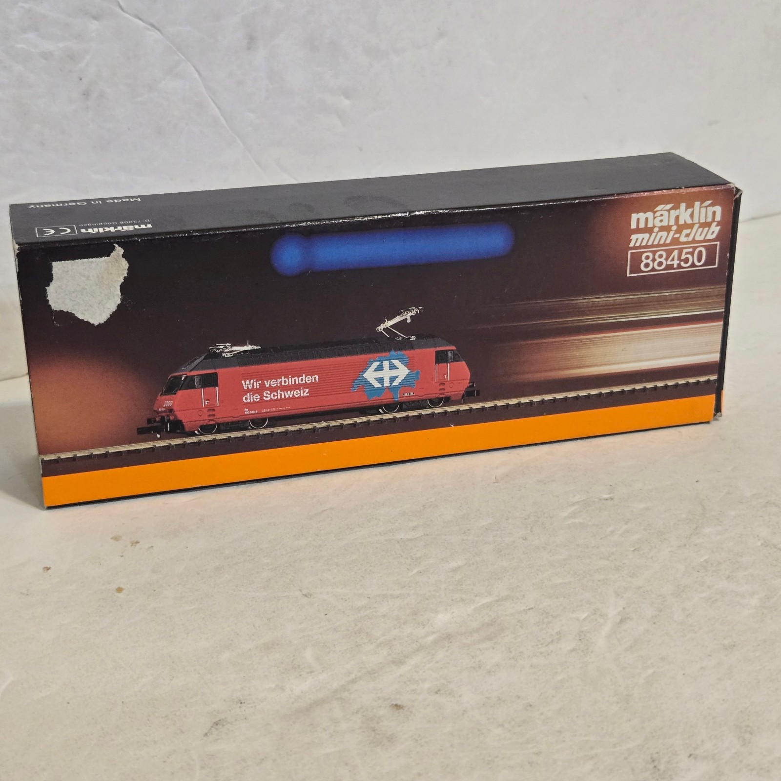 Marklin Mini-Club 88450 Z Scale Swiss National Railways Locomotive. Runs