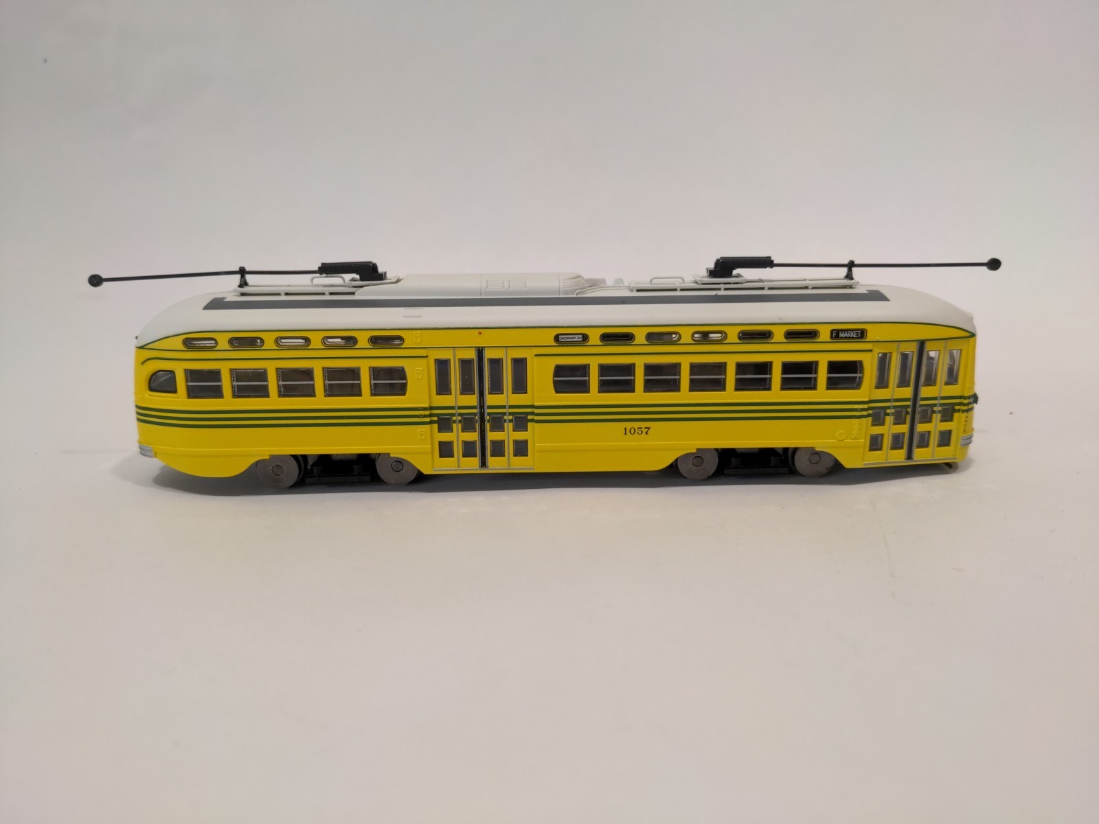 Bowser HO Scale Cincinnati Electric PCC Trolley #1057 Item 12557