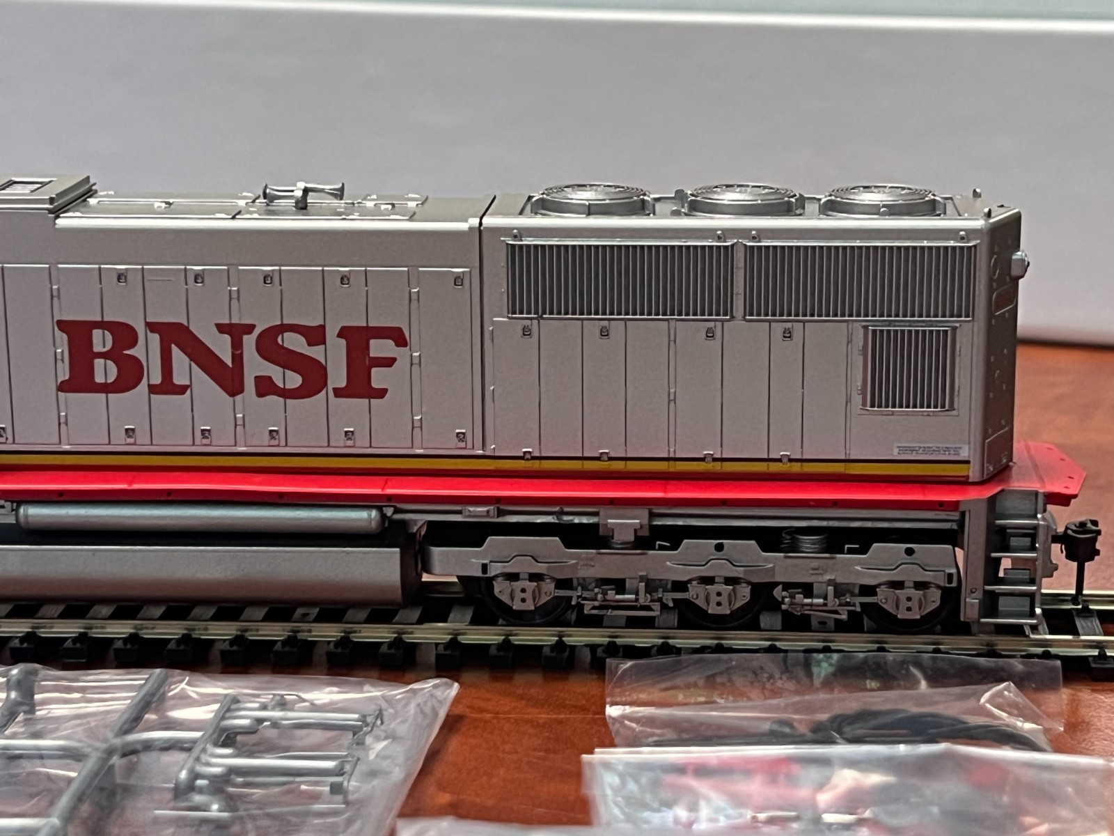 BNSF SD75I Locomotive – Rd# 8284 – Athearn Genesis (G6147) HO scale – NIB