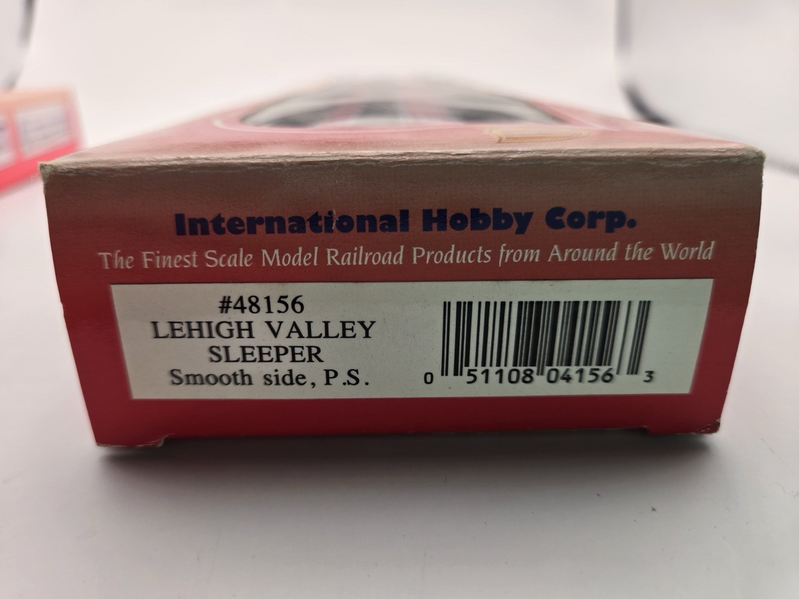 IHC HO Lehigh Valley E8 A/B Set Powered + 2 Passenger Cars -2 Locomotives,2 Cars
