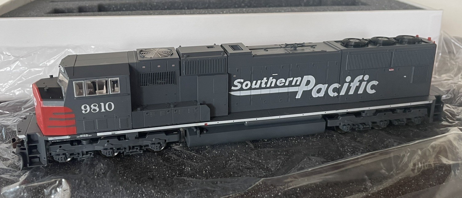 HO ATHEARN GENESIS G6126 SD70M SOUTHERN PACIFIC SP # 9810 – New In Box
