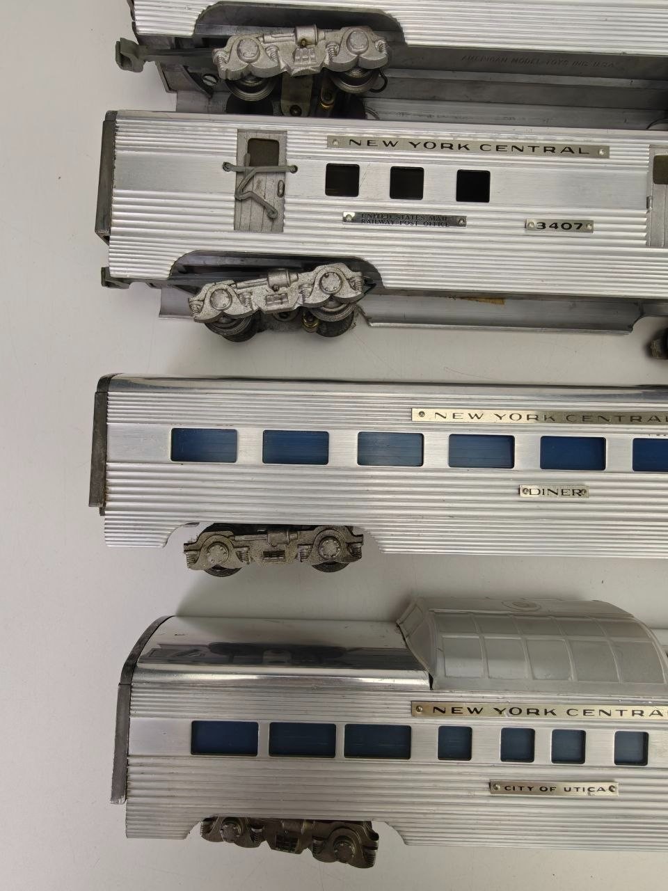 American Model Toys NEW YORK CENTRAL Aluminum O Gauge 6 Cars READ